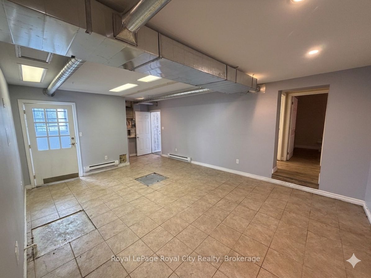 700 York Road Unit B Property Photo 5