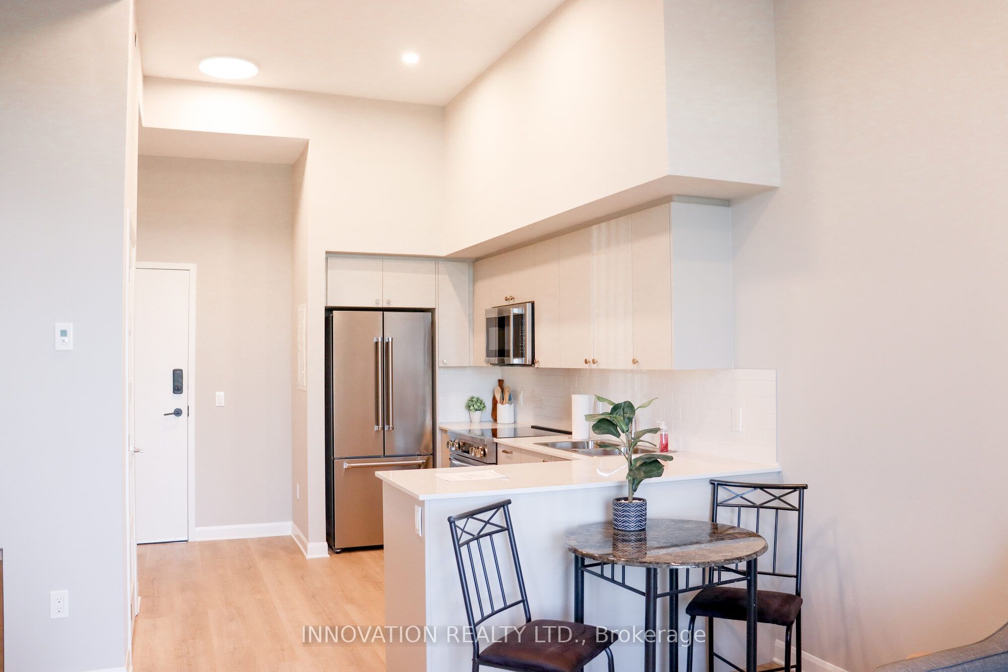 100 Pinehill Road 1 Bedroom + Den Property Photo 3