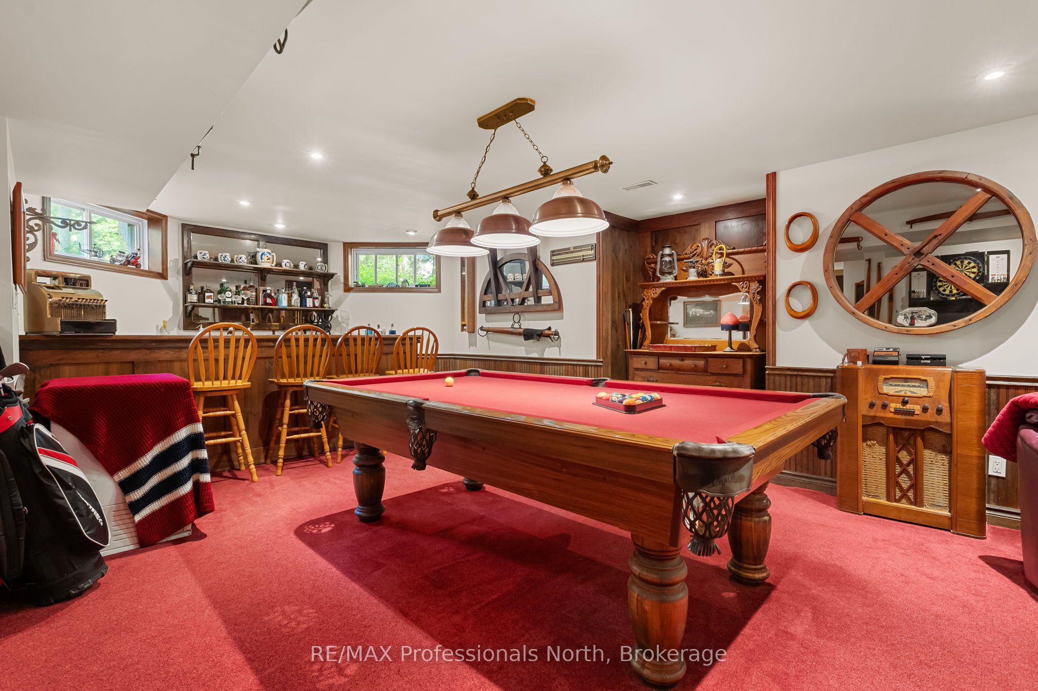 22 Knowles Crescent E Property Photo 30