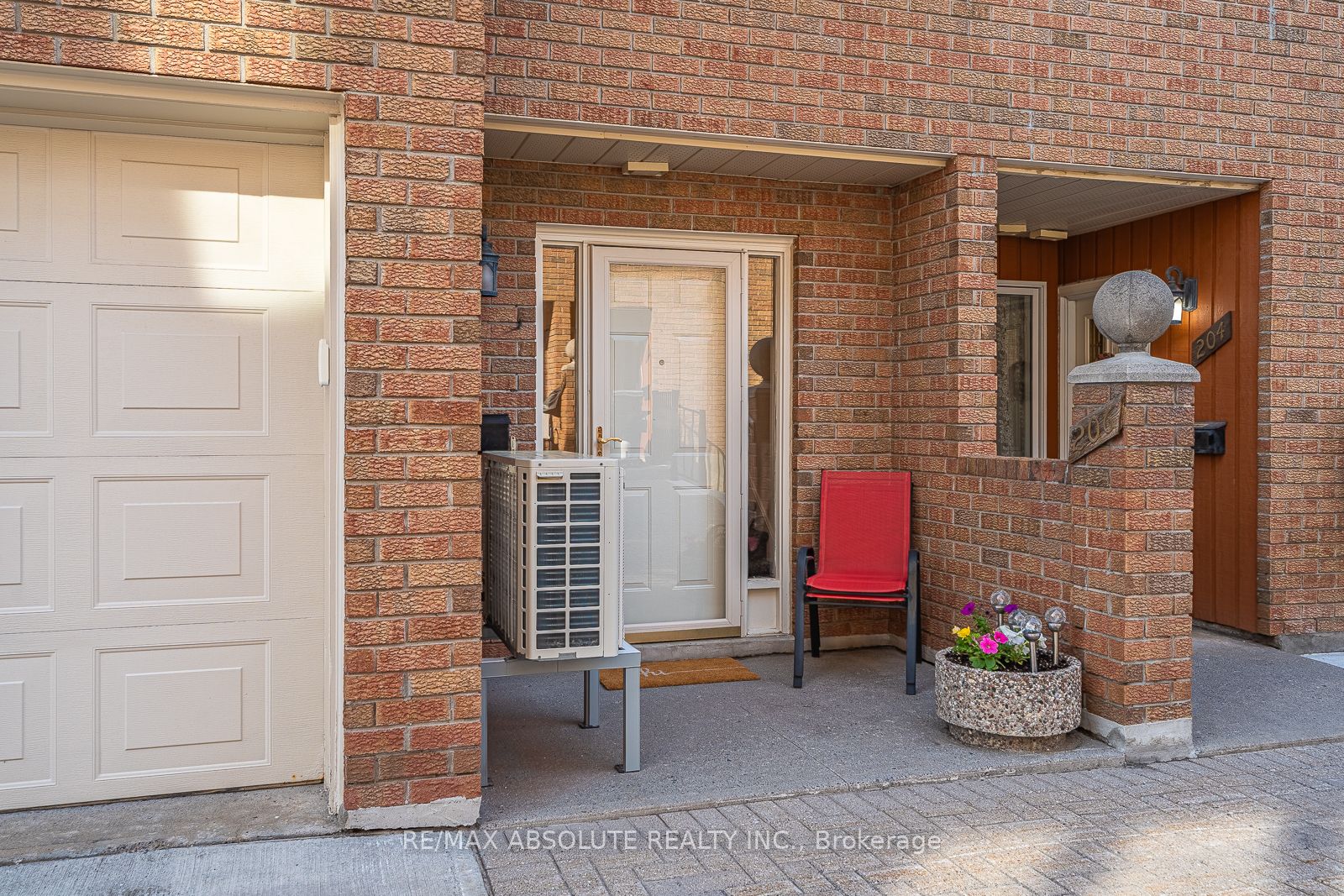 206 Stratas Court Property Photo 11