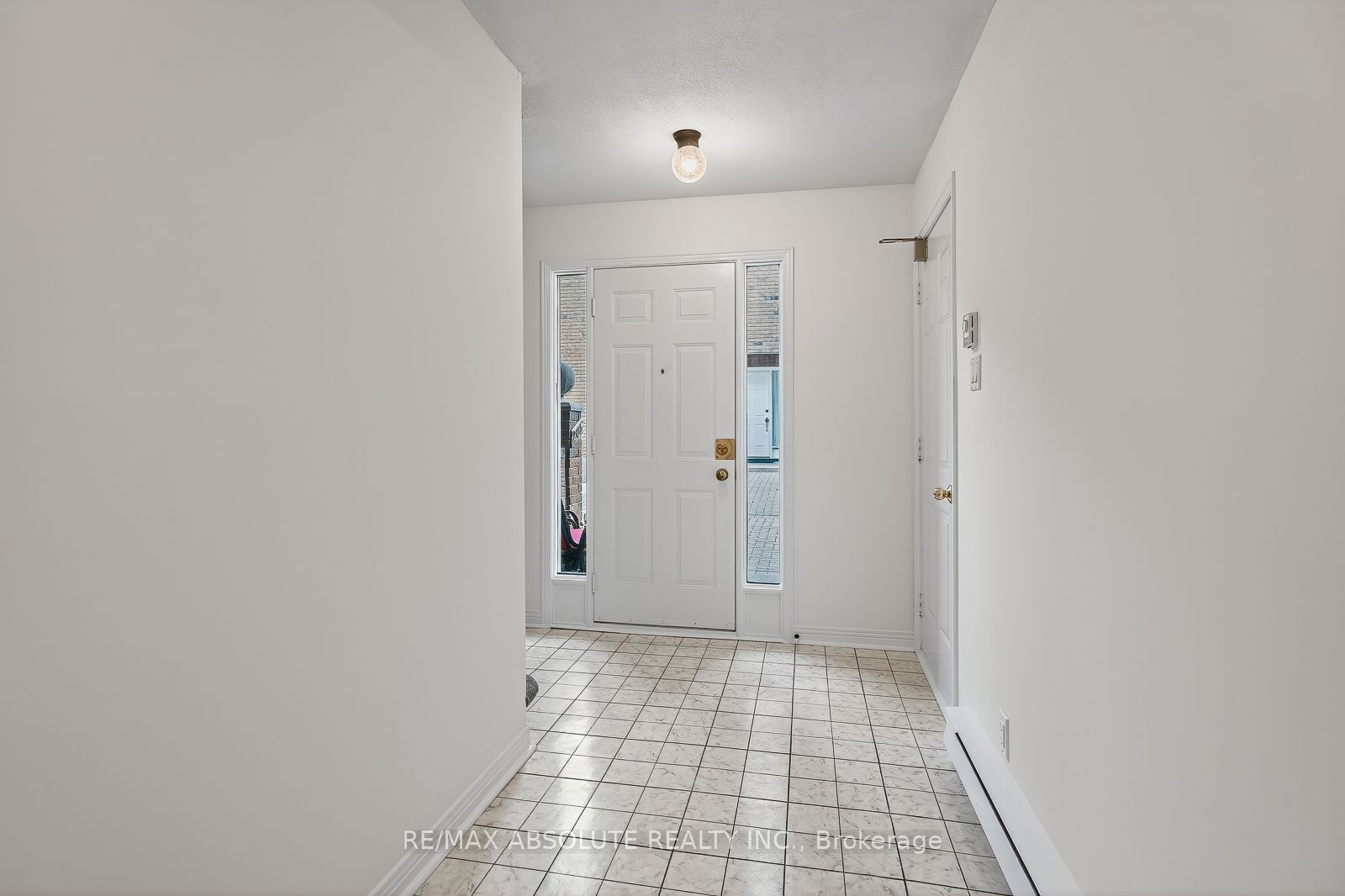 206 Stratas Court Property Photo 12