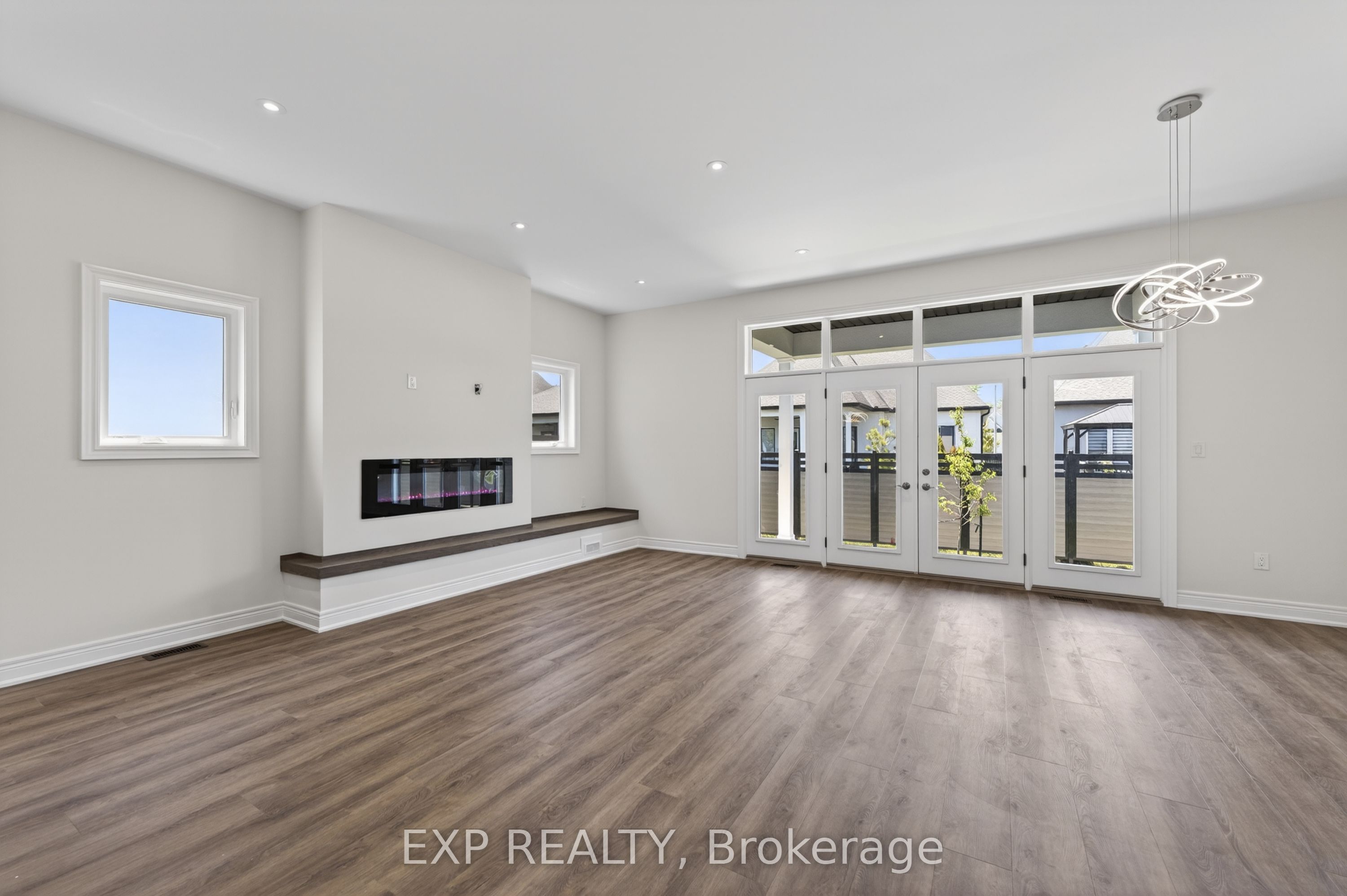 8 Butternut Crescent Property Photo 5