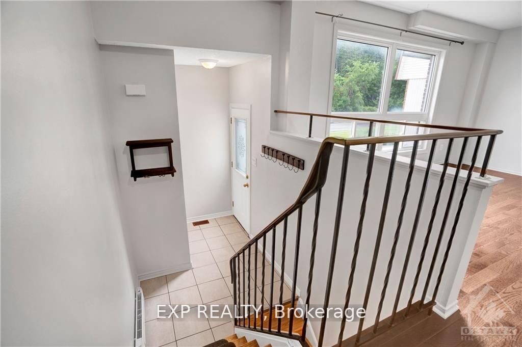 20 Forester Crescent C Property Photo 7