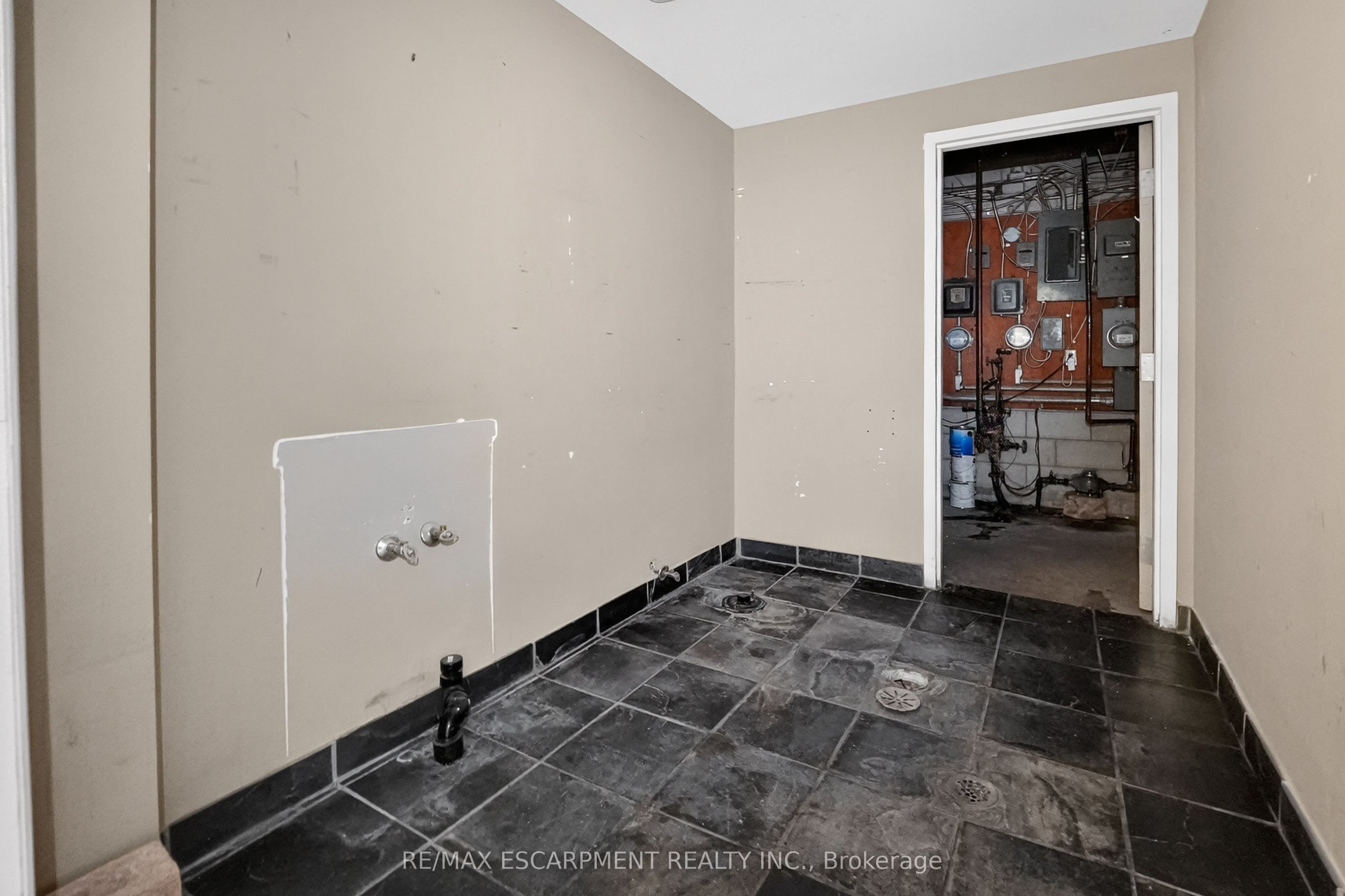 295 Highway 8 3 Property Photo 10