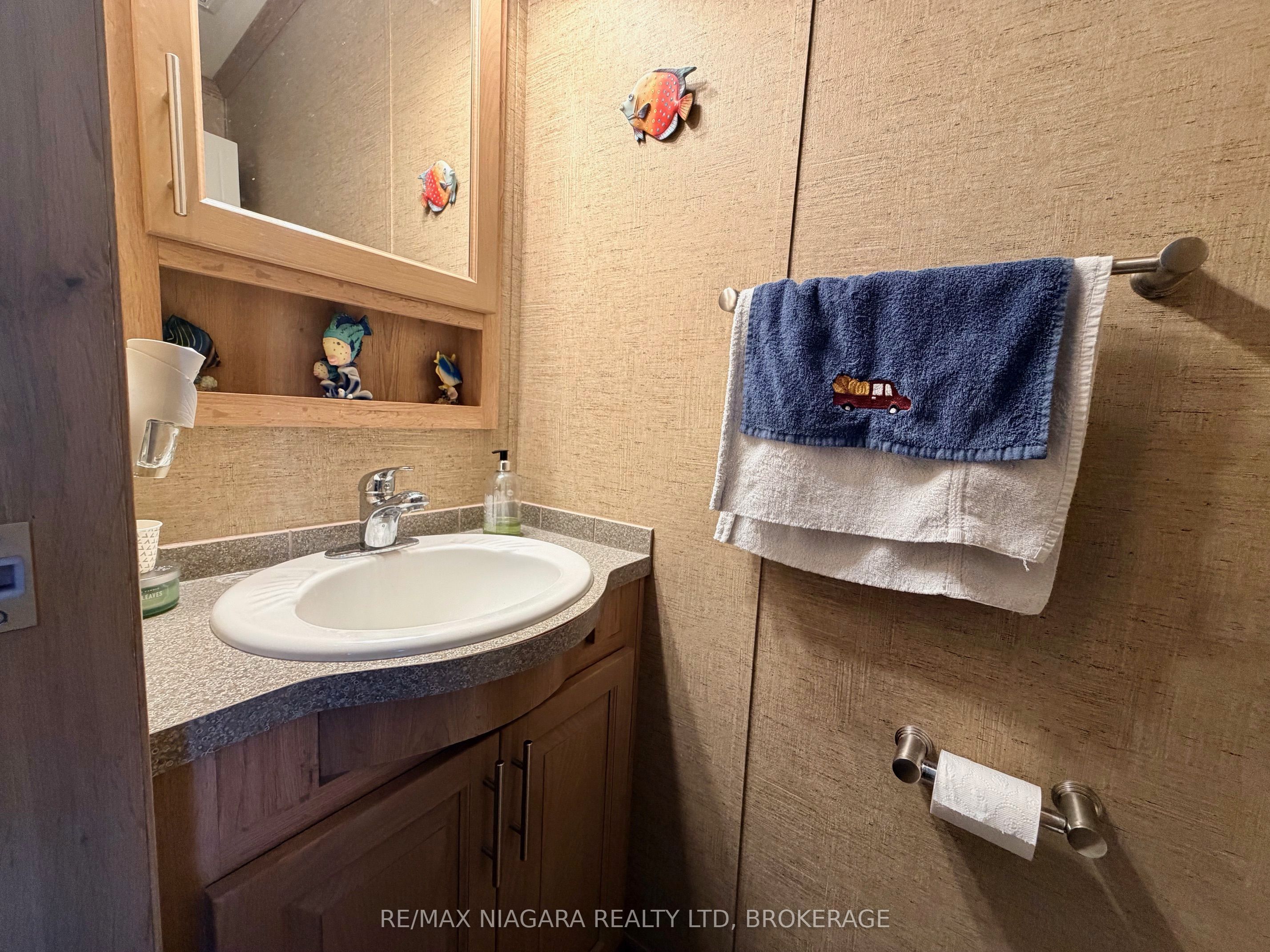 7 Hickory Lane Property Photo 12