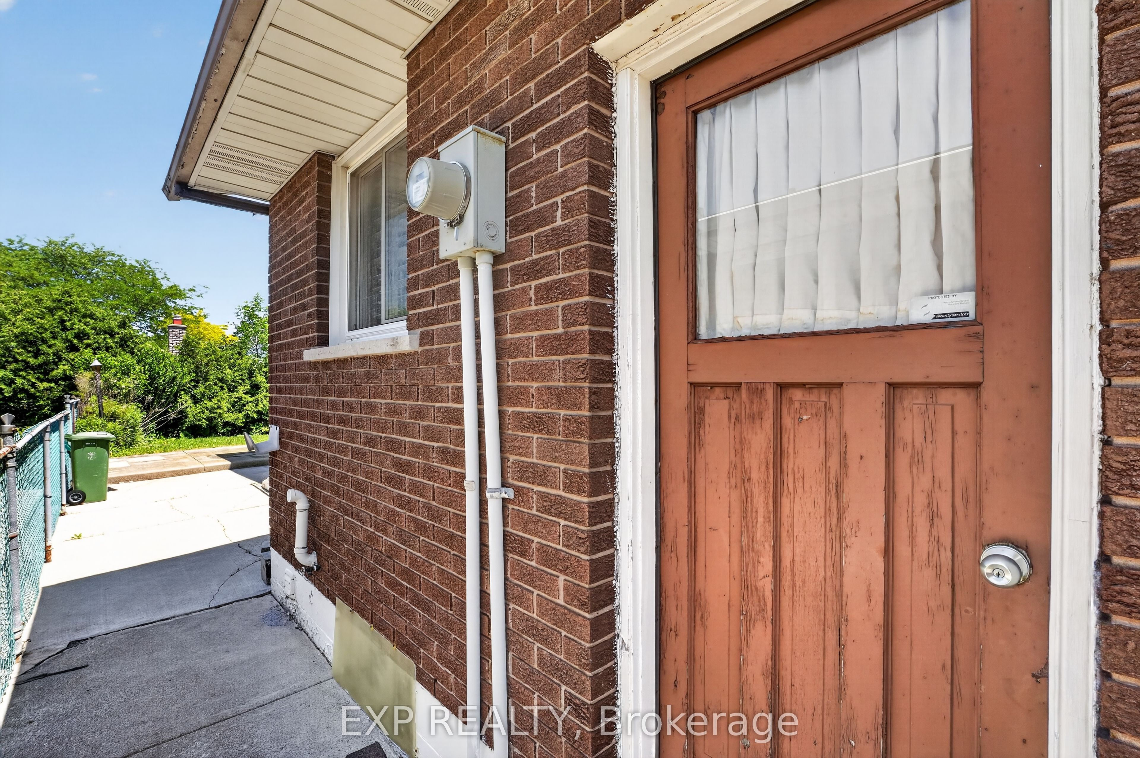 128 Hadeland Avenue Property Photo 37