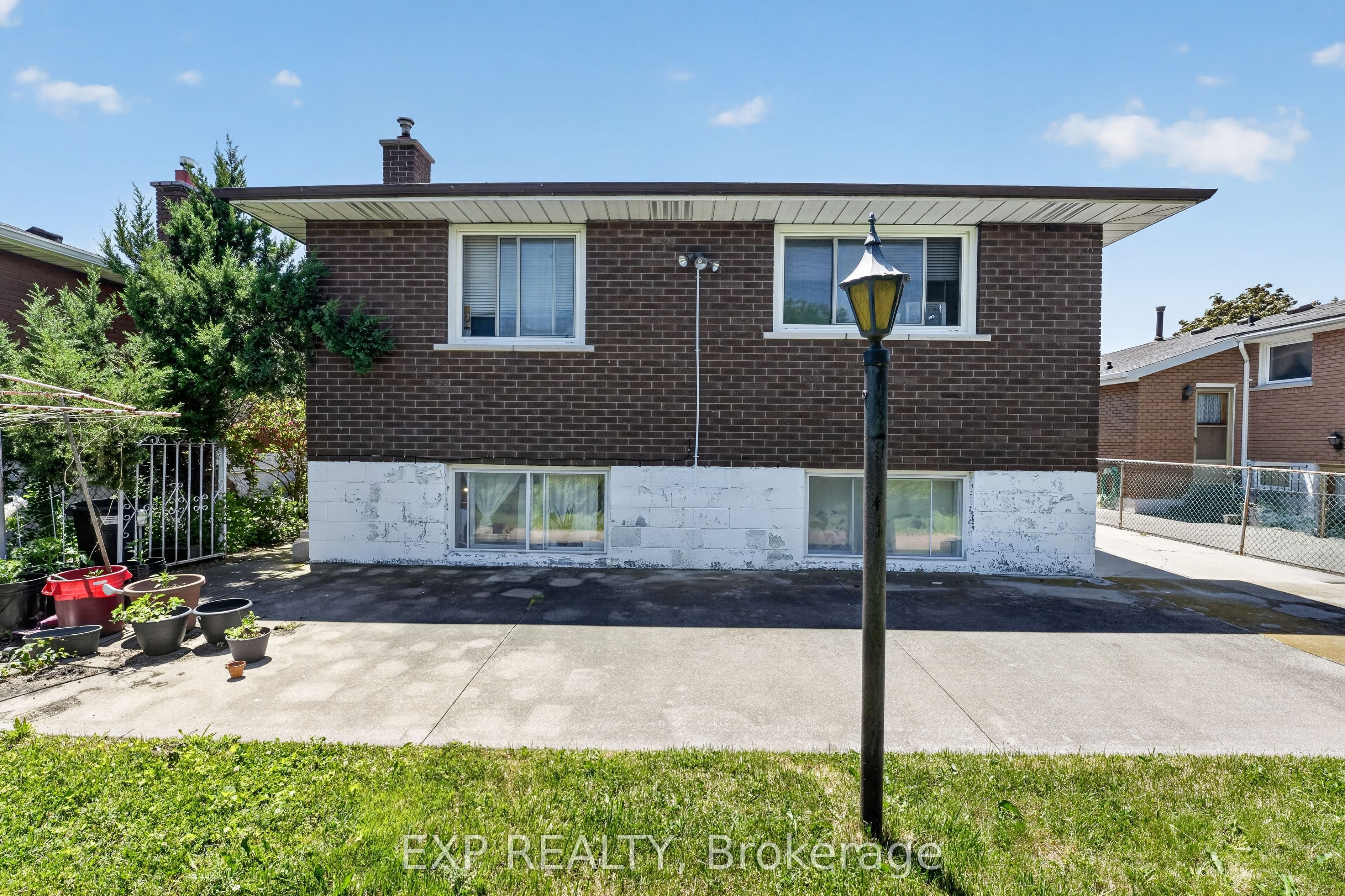128 Hadeland Avenue Property Photo 40