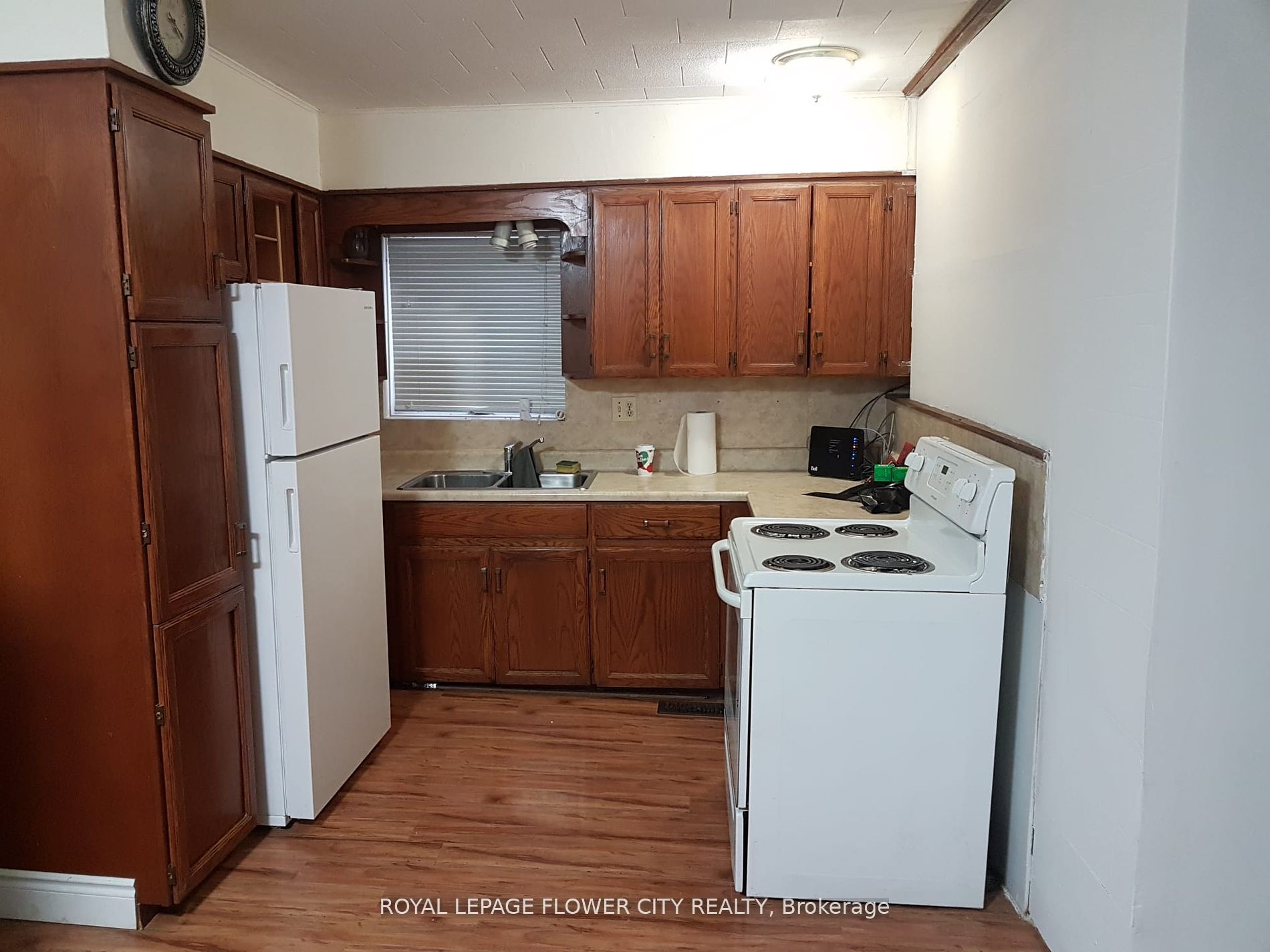 156097 Highway 10 Property Photo 5