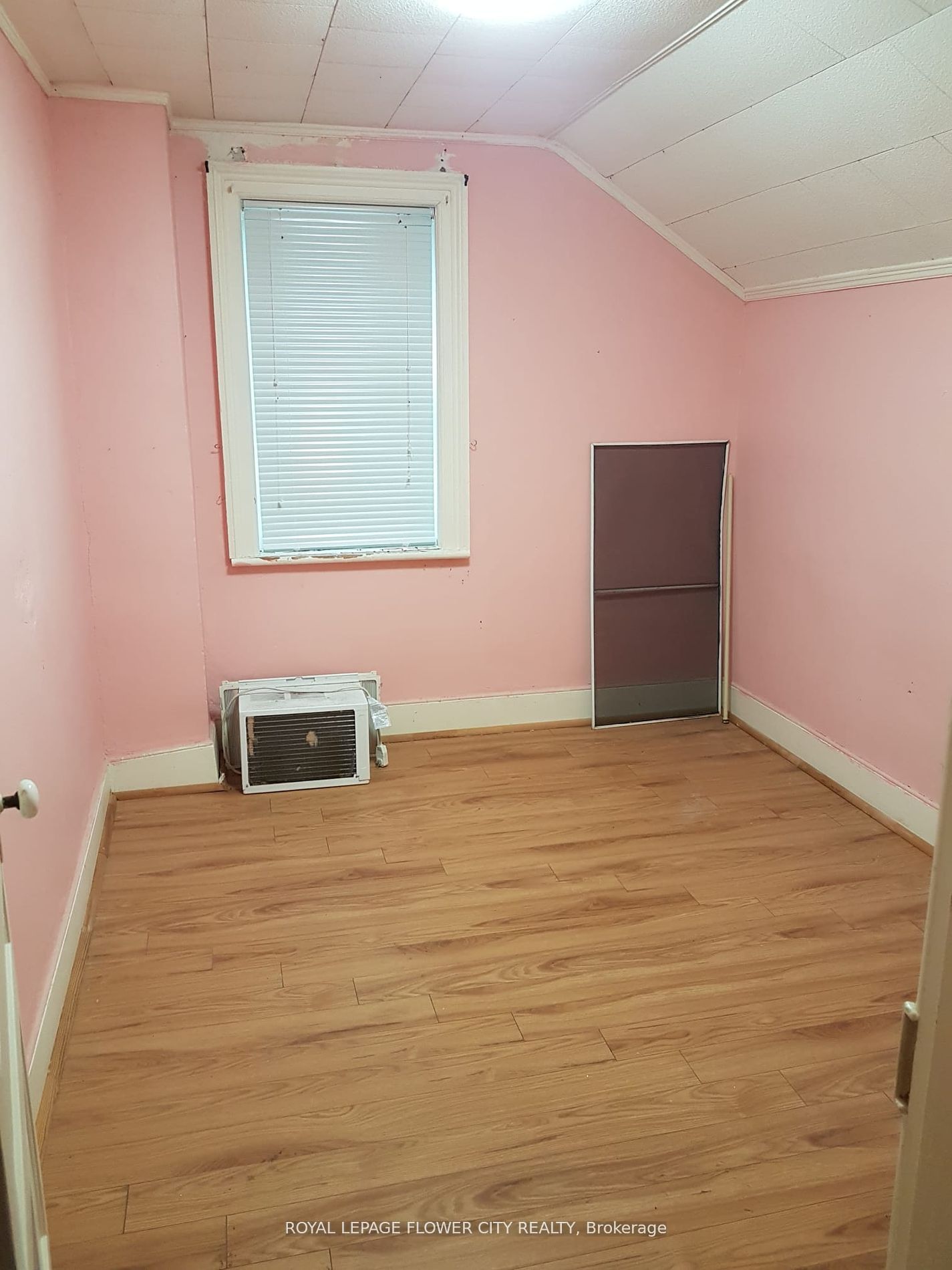 156097 Highway 10 Property Photo 8