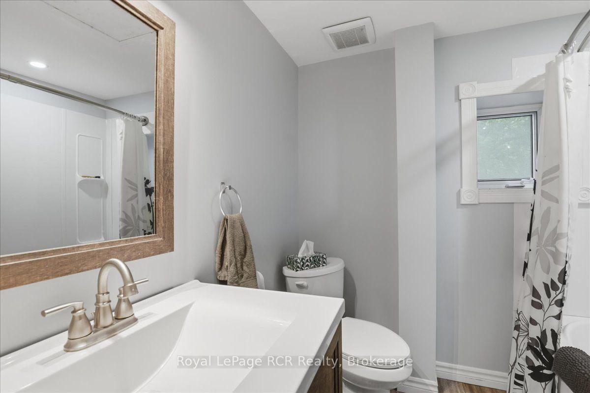 161 Livingstone Avenue N Property Photo 24