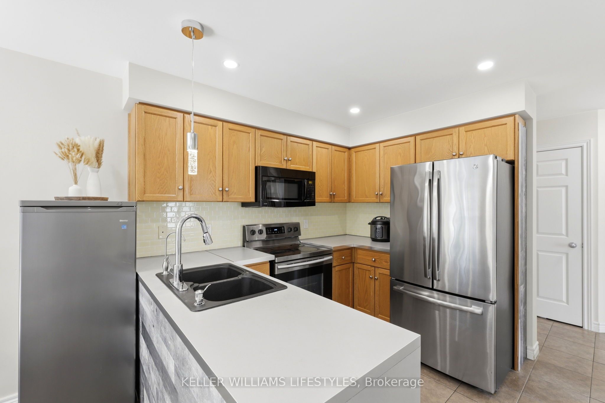 1127 Foxhunt Road Property Photo 10