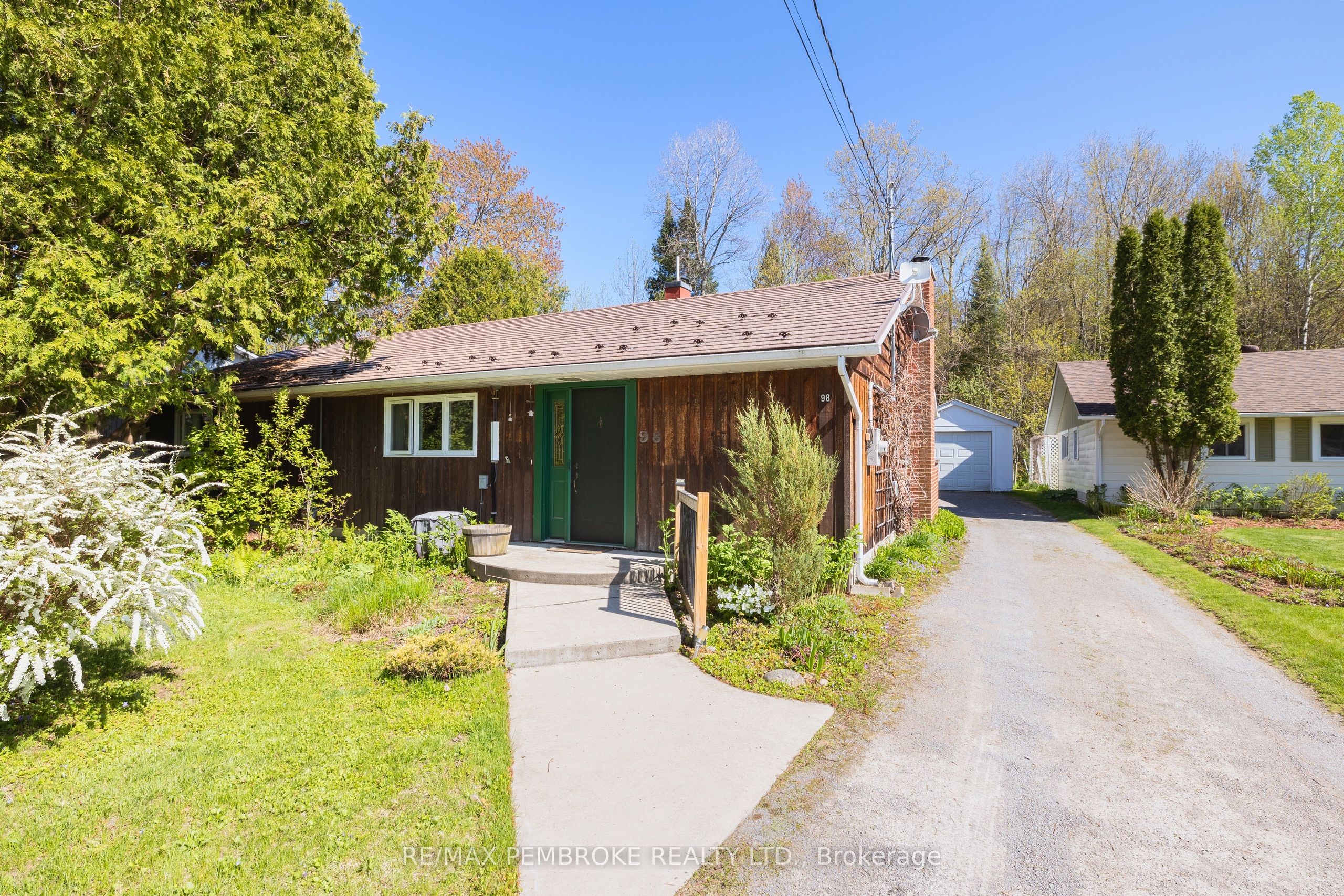 98 Glendale Avenue Property Photo 2