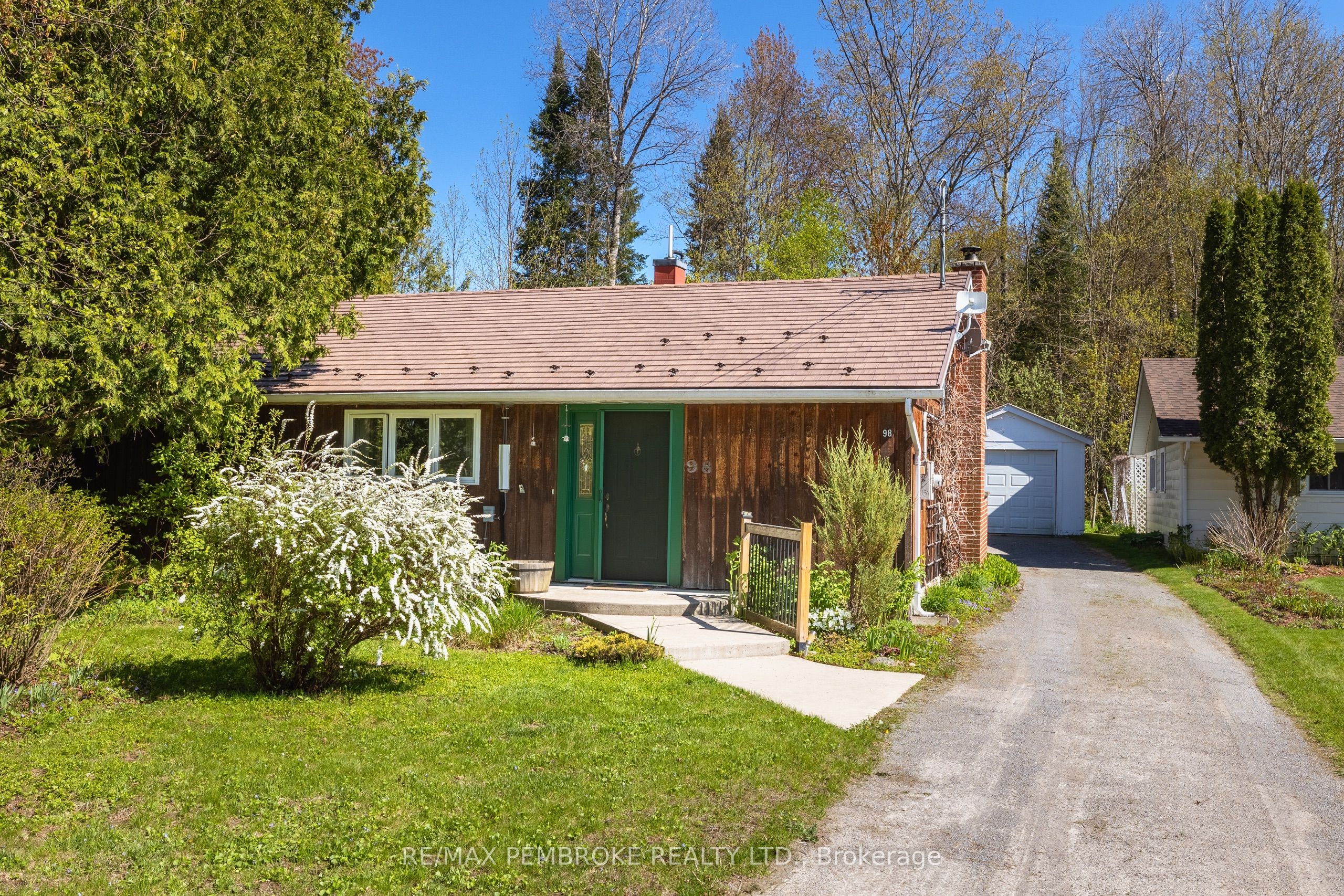 98 Glendale Avenue Property Photo 4