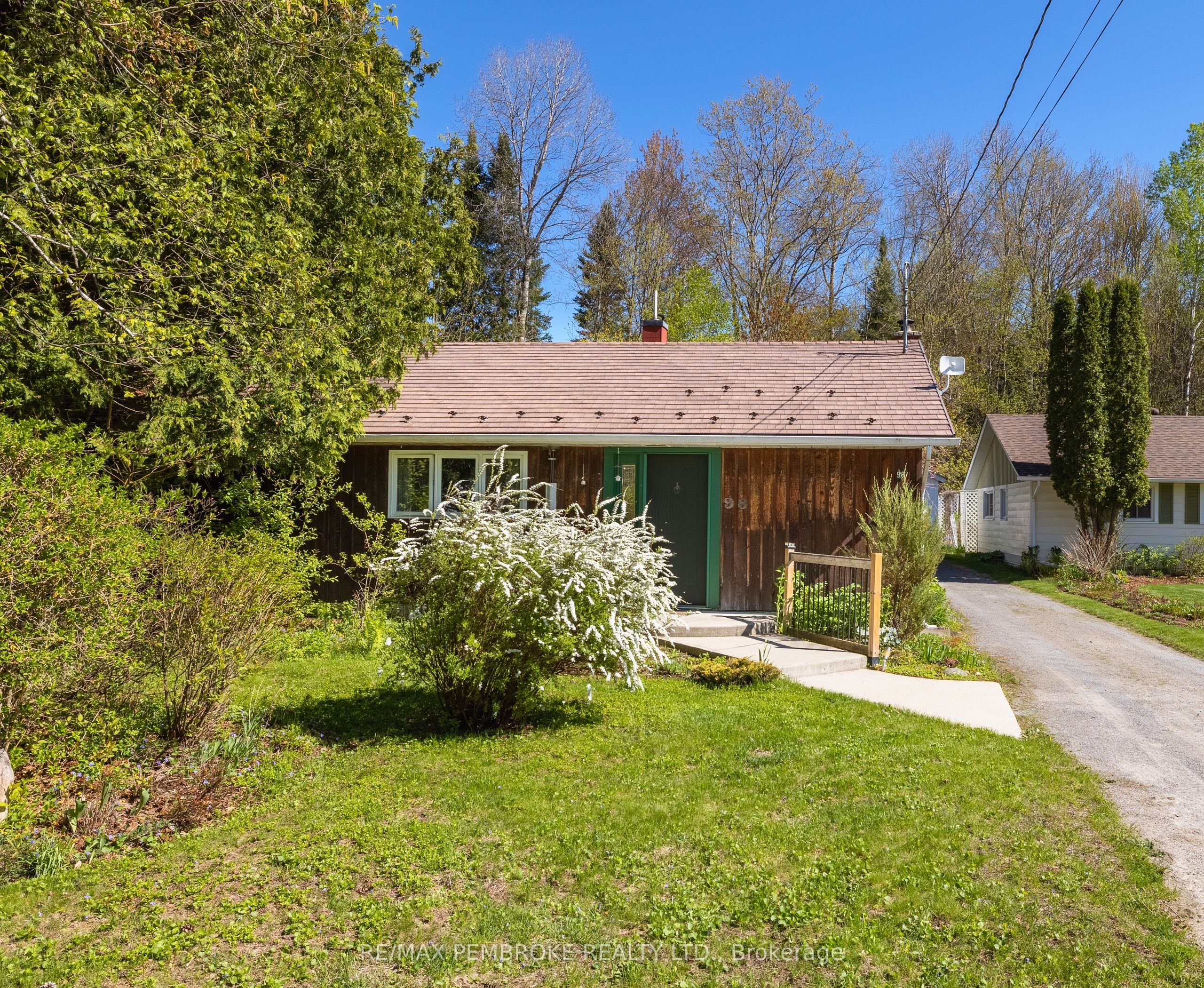 98 Glendale Avenue Property Photo 6