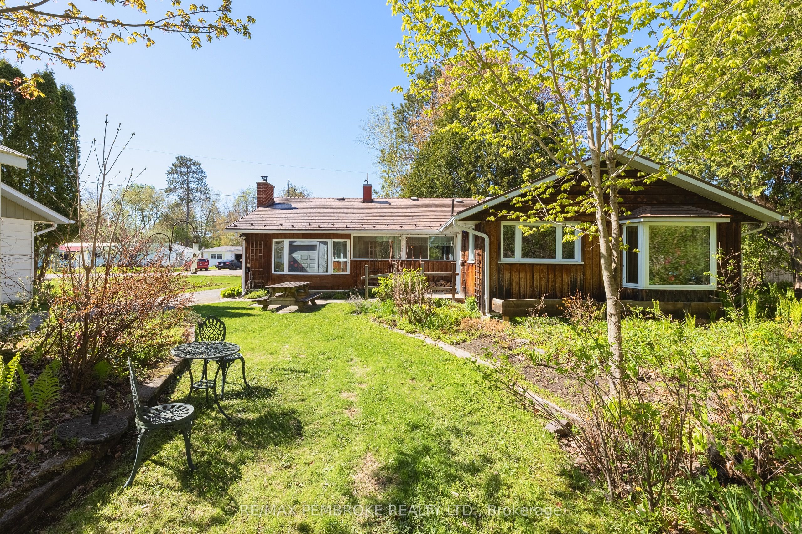 98 Glendale Avenue Property Photo 11