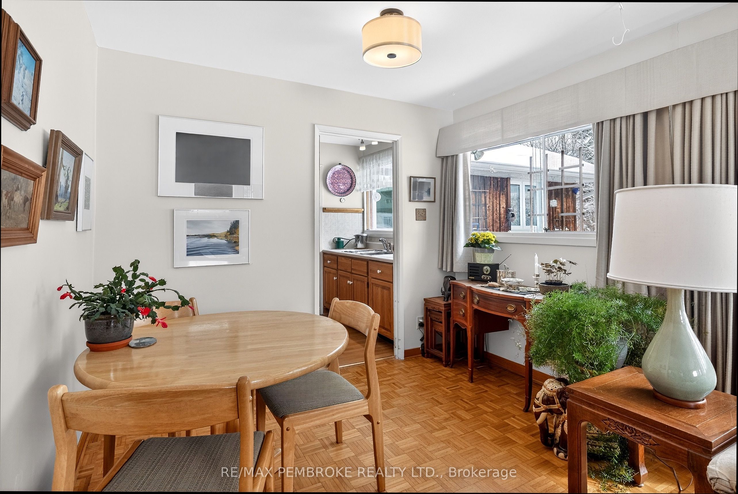 98 Glendale Avenue Property Photo 25