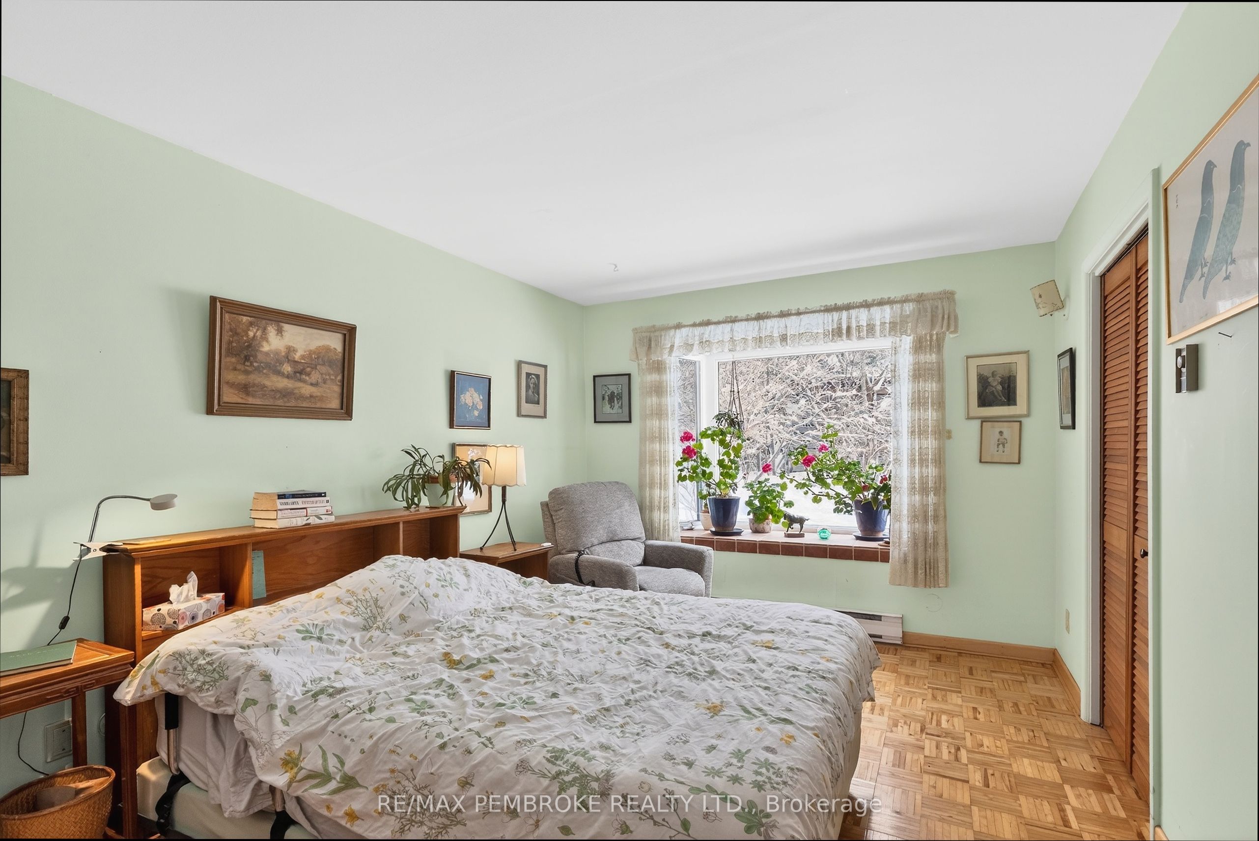 98 Glendale Avenue Property Photo 28