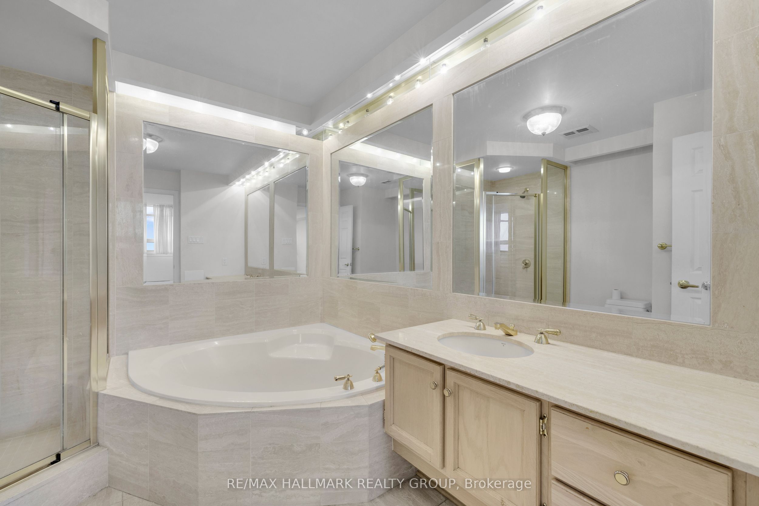 1480 Riverside Drive 2204 Property Photo 21