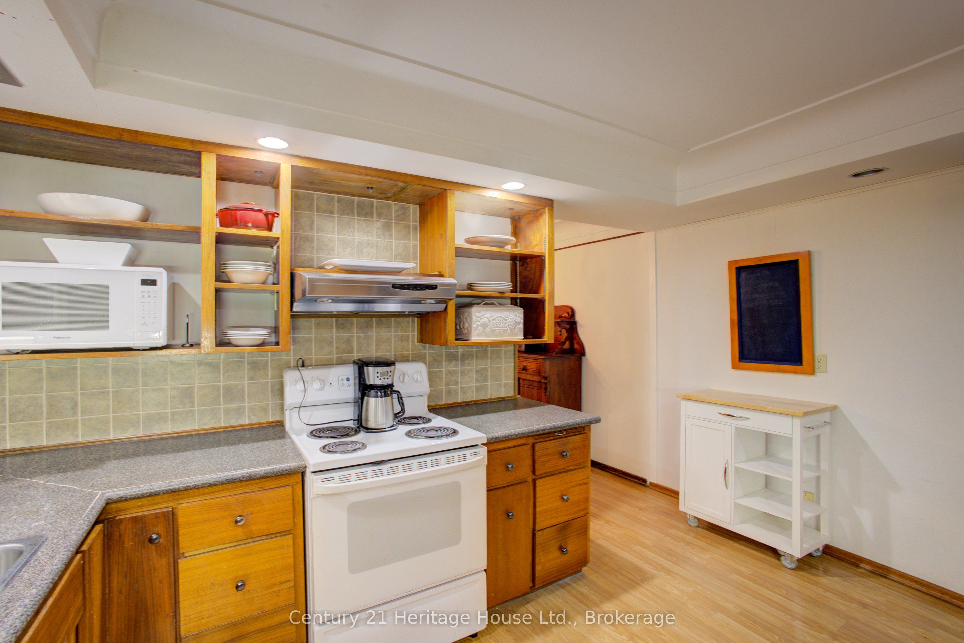 252 Durham Road W Property Photo 11