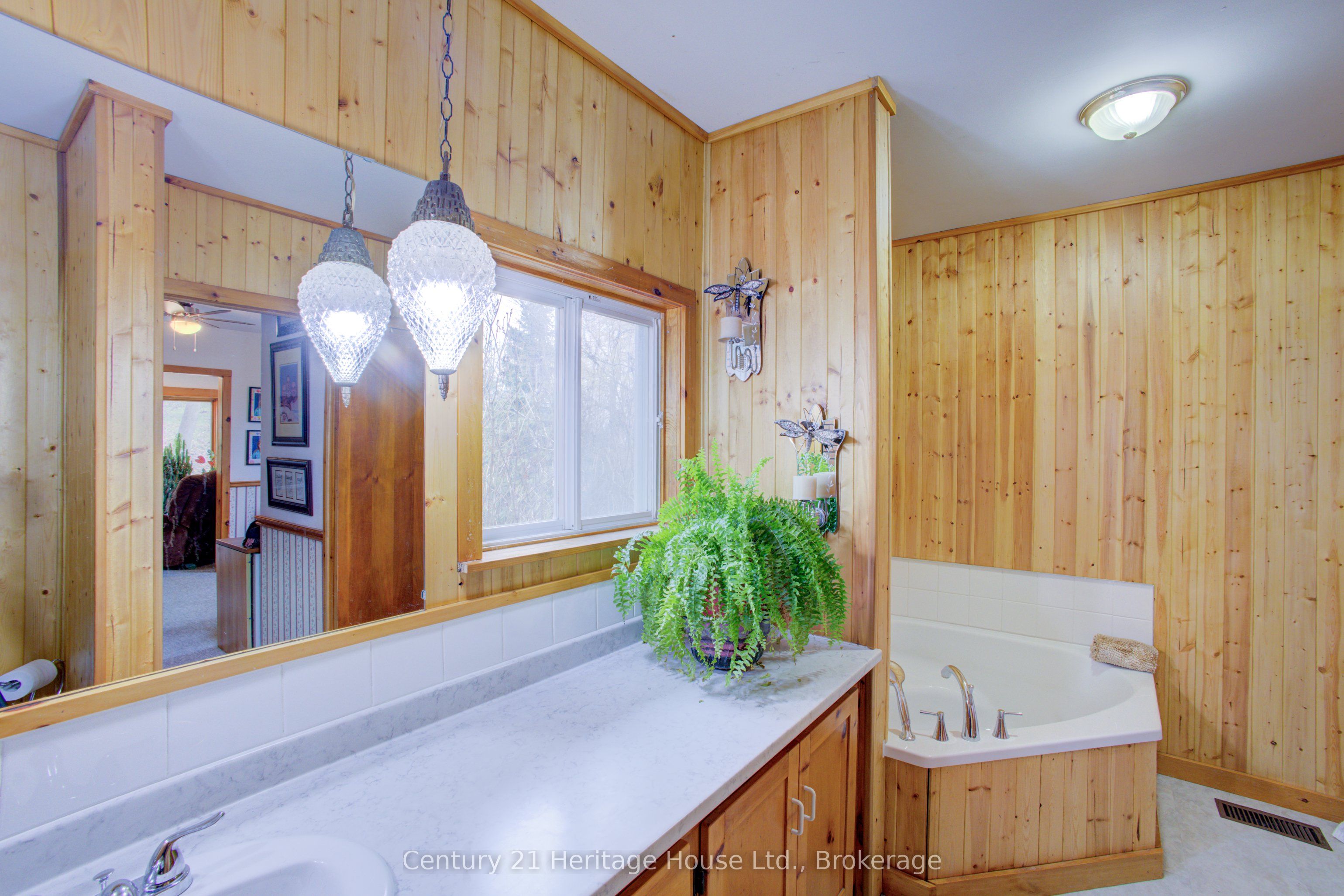 252 Durham Road W Property Photo 27