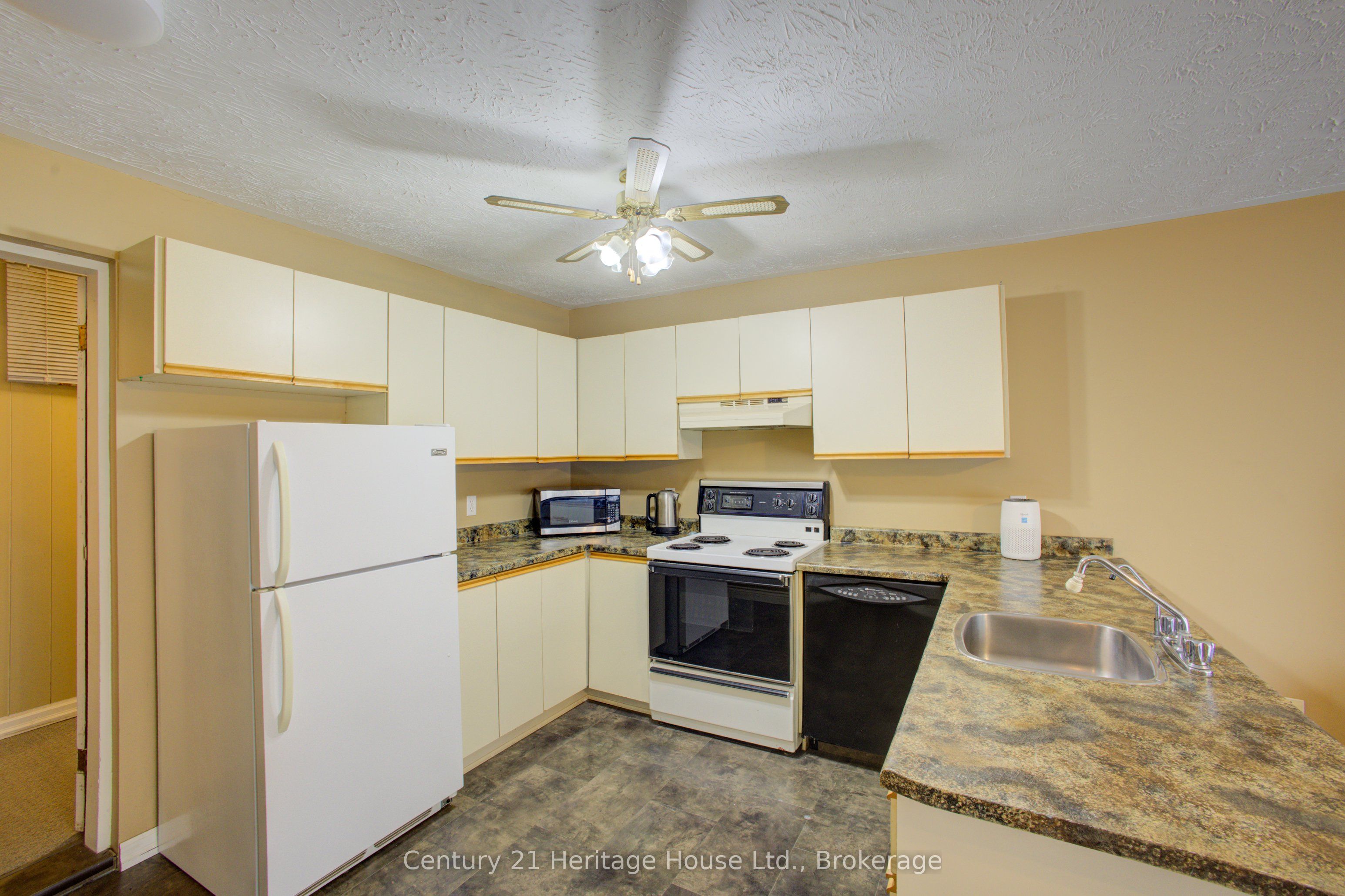 252 Durham Road W Property Photo 31