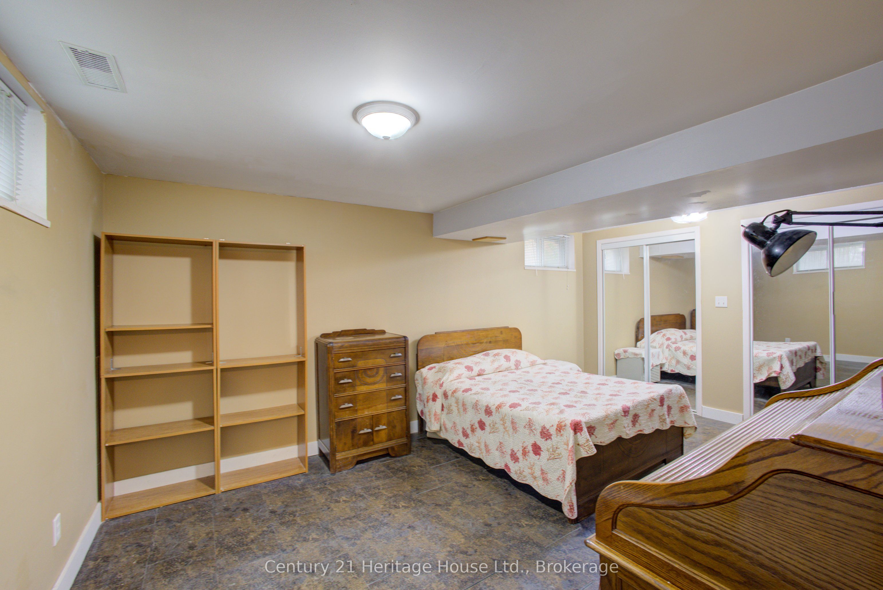 252 Durham Road W Property Photo 37