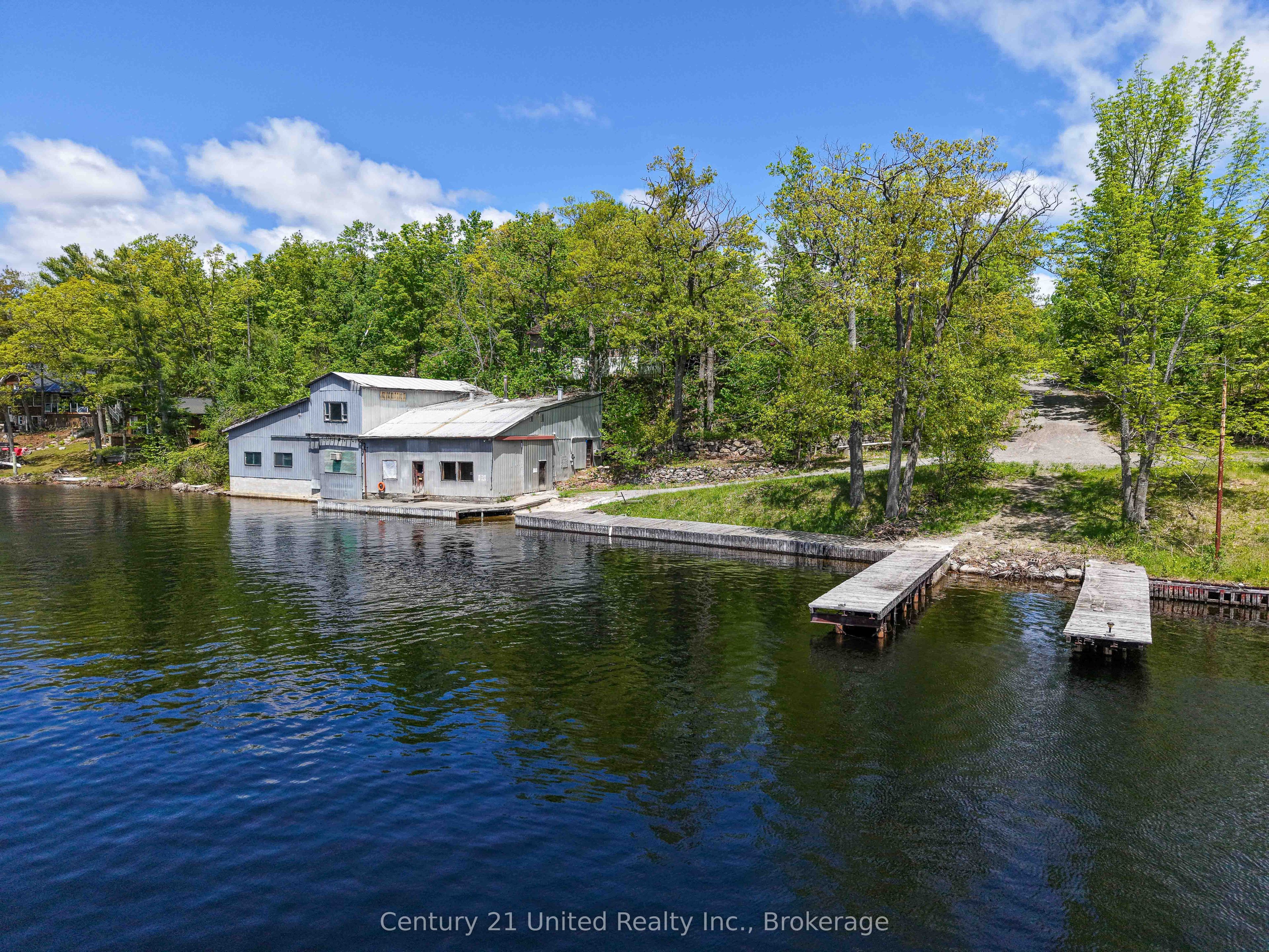 832 Northey's Bay Road Property Photo 1