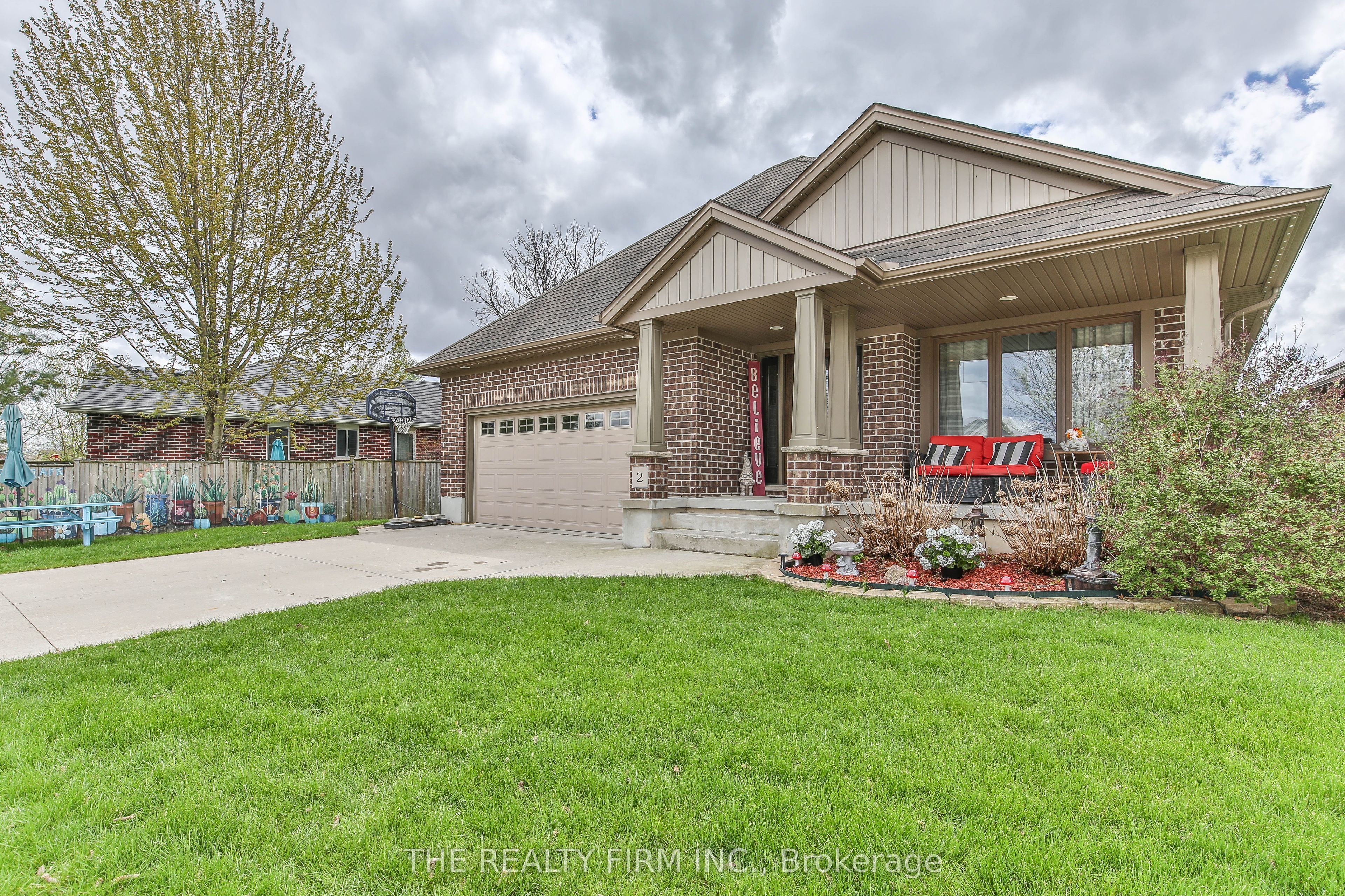 2 Ambleside Drive Property Photo 2