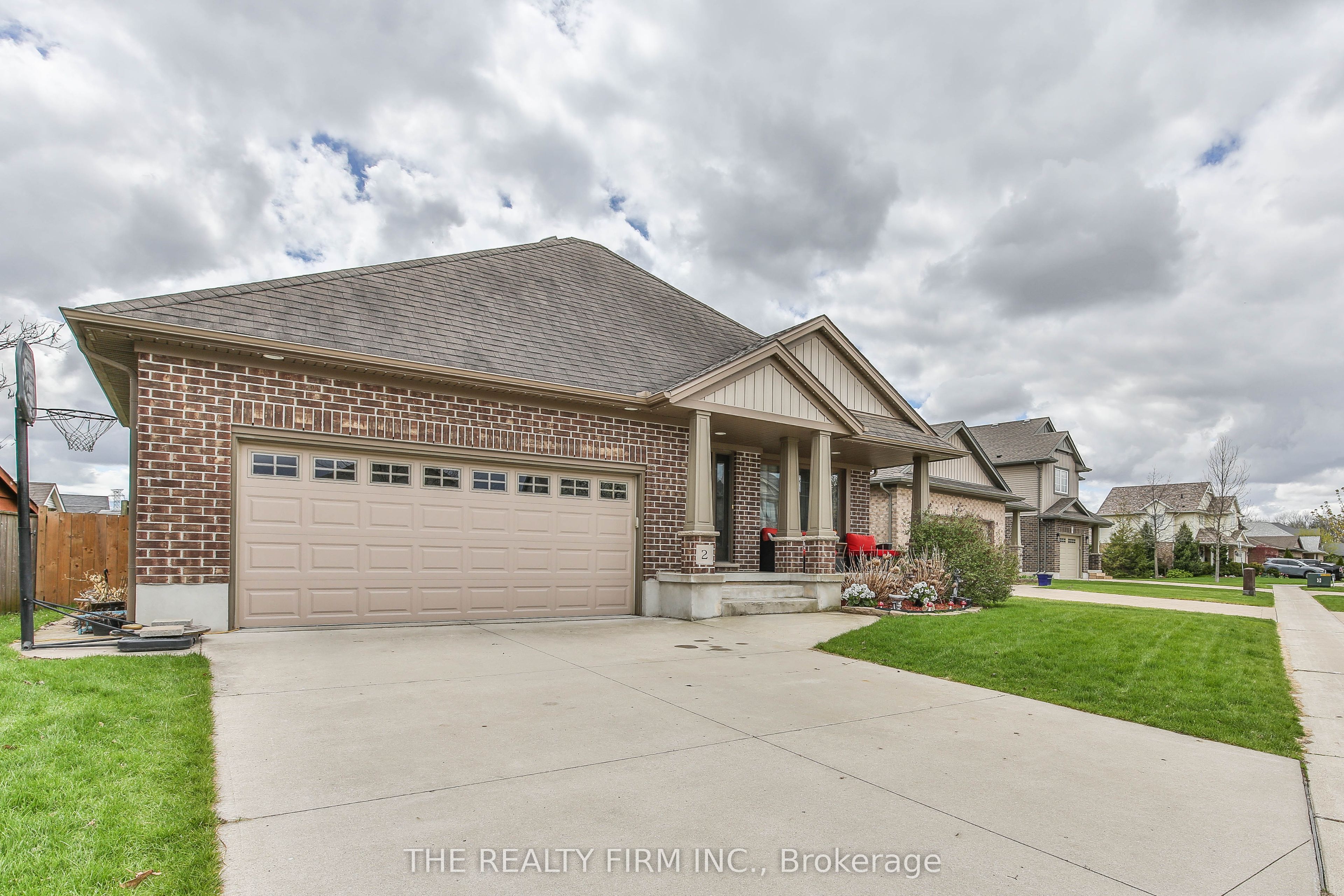 2 Ambleside Drive Property Photo 4