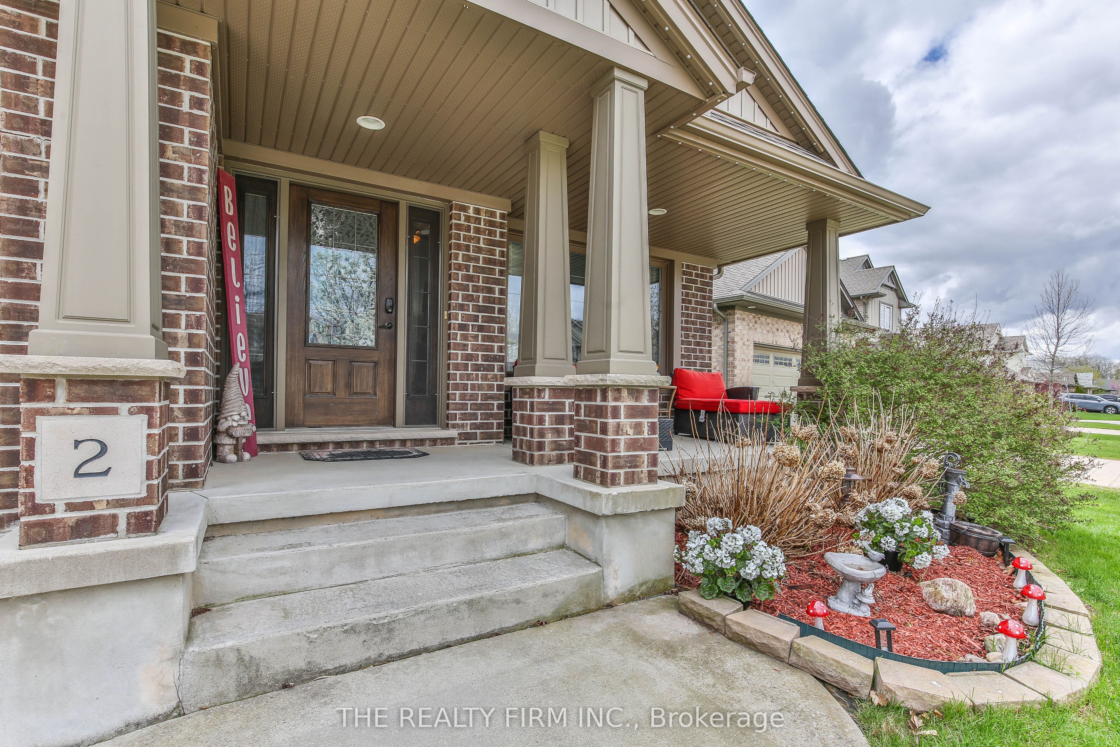 2 Ambleside Drive Property Photo 5