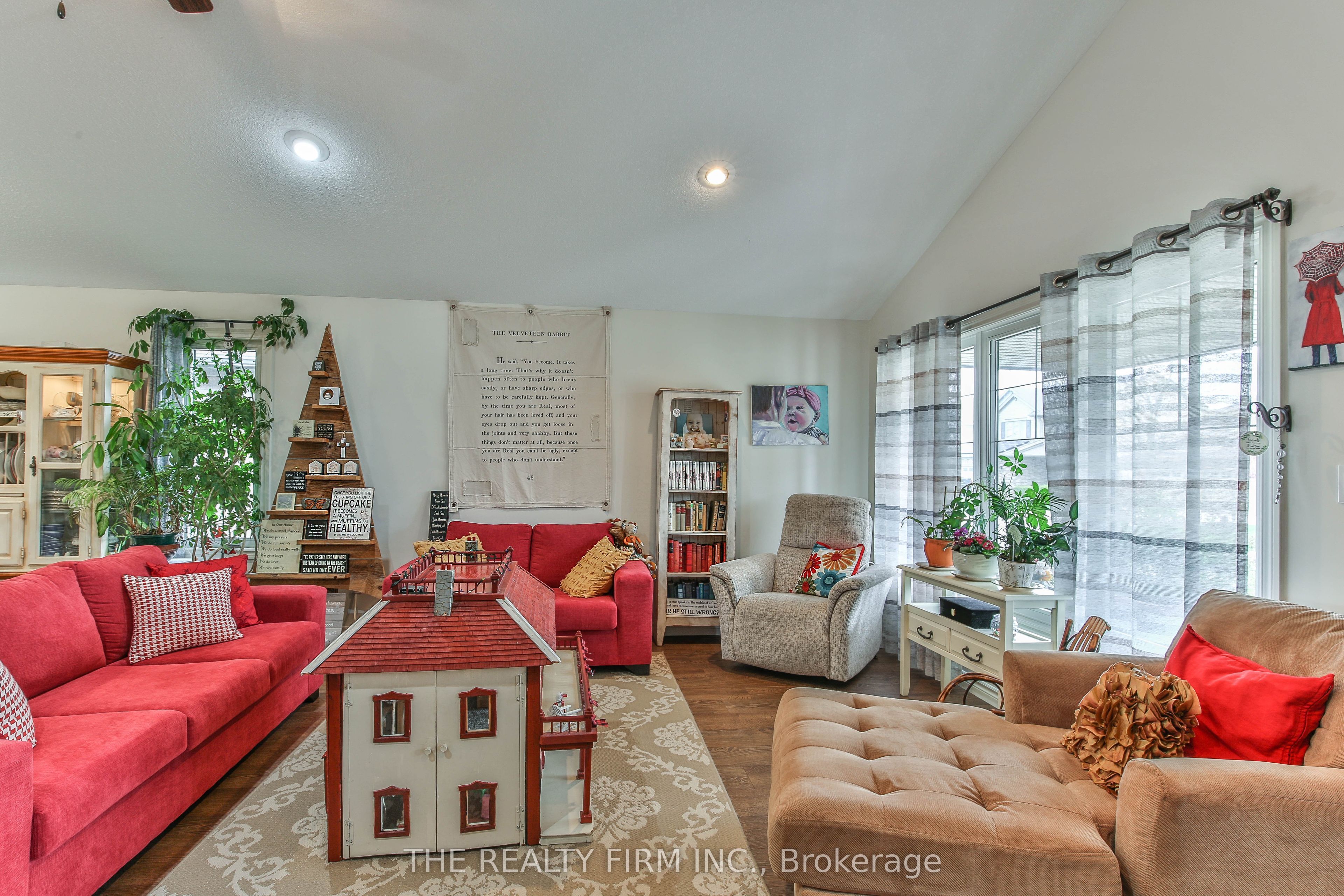 2 Ambleside Drive Property Photo 10
