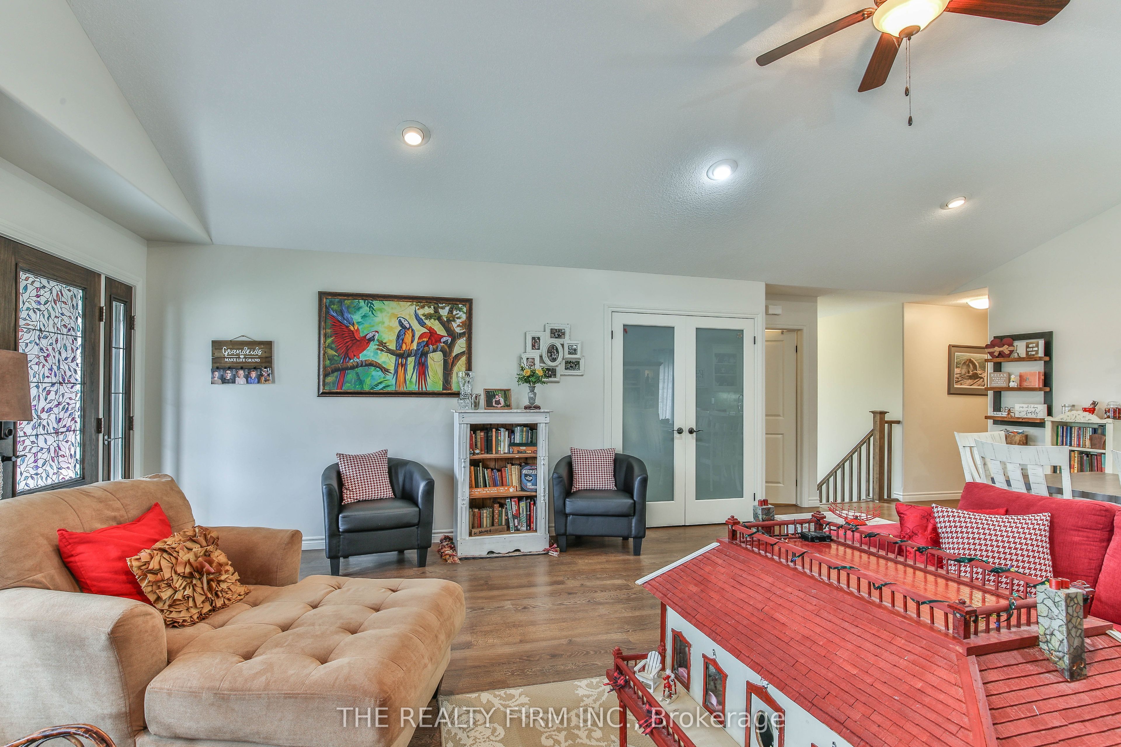 2 Ambleside Drive Property Photo 11