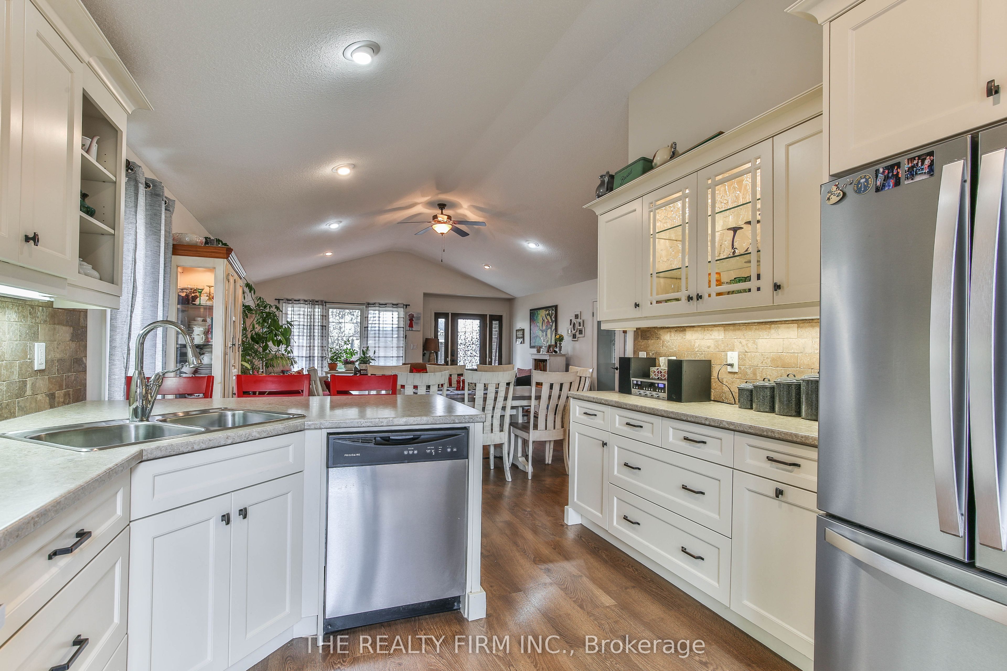 2 Ambleside Drive Property Photo 18