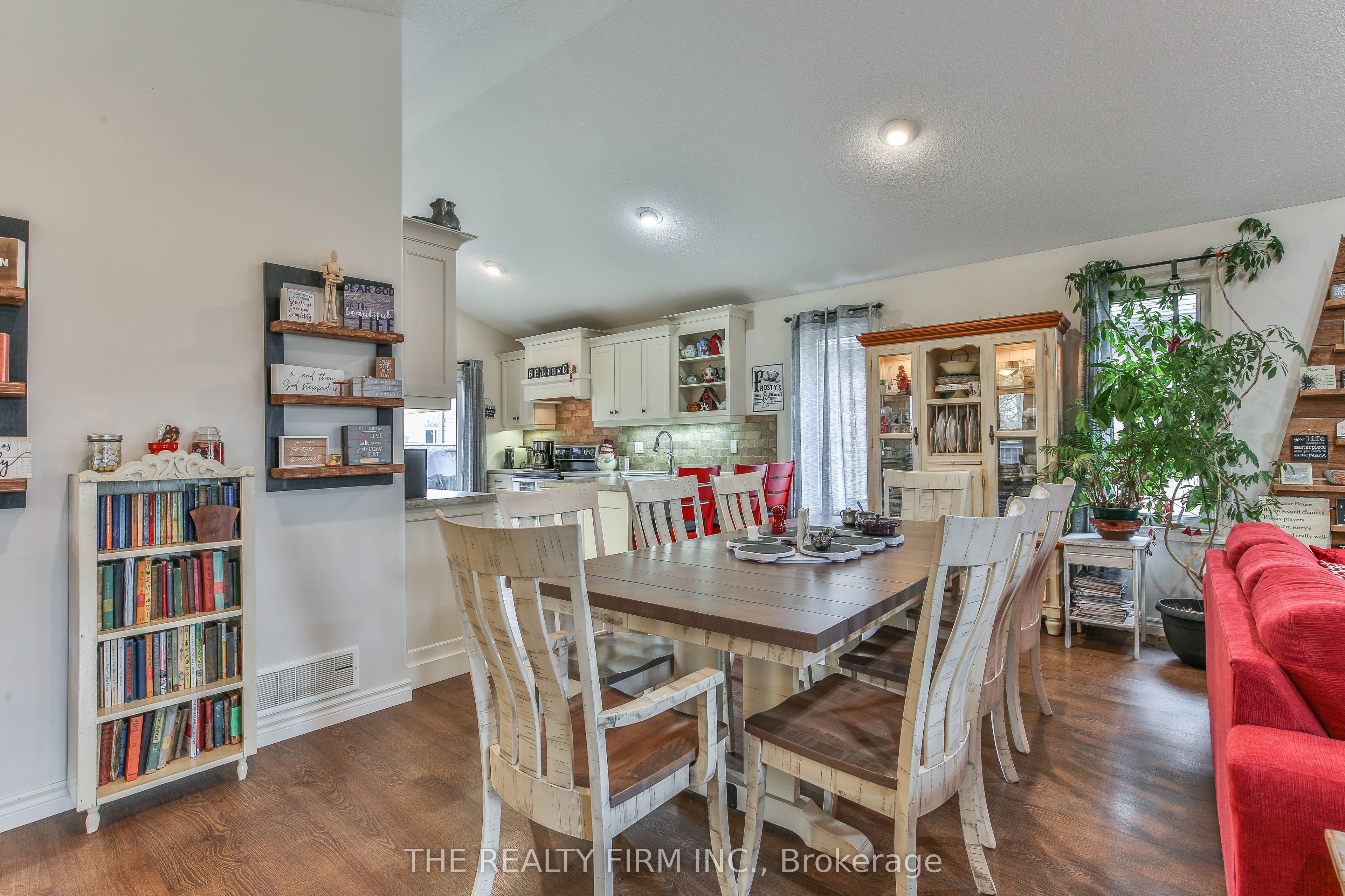 2 Ambleside Drive Property Photo 19