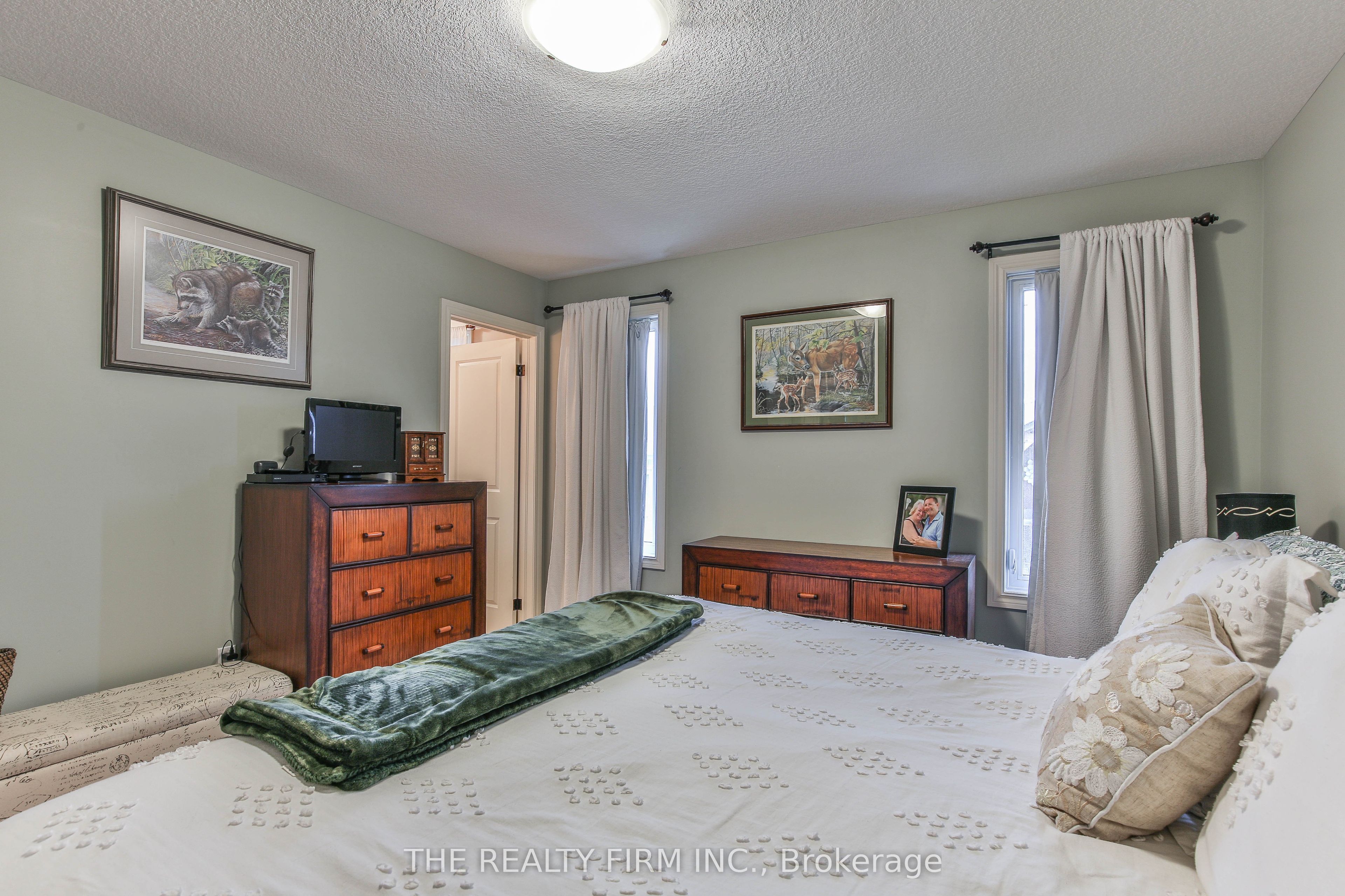 2 Ambleside Drive Property Photo 23