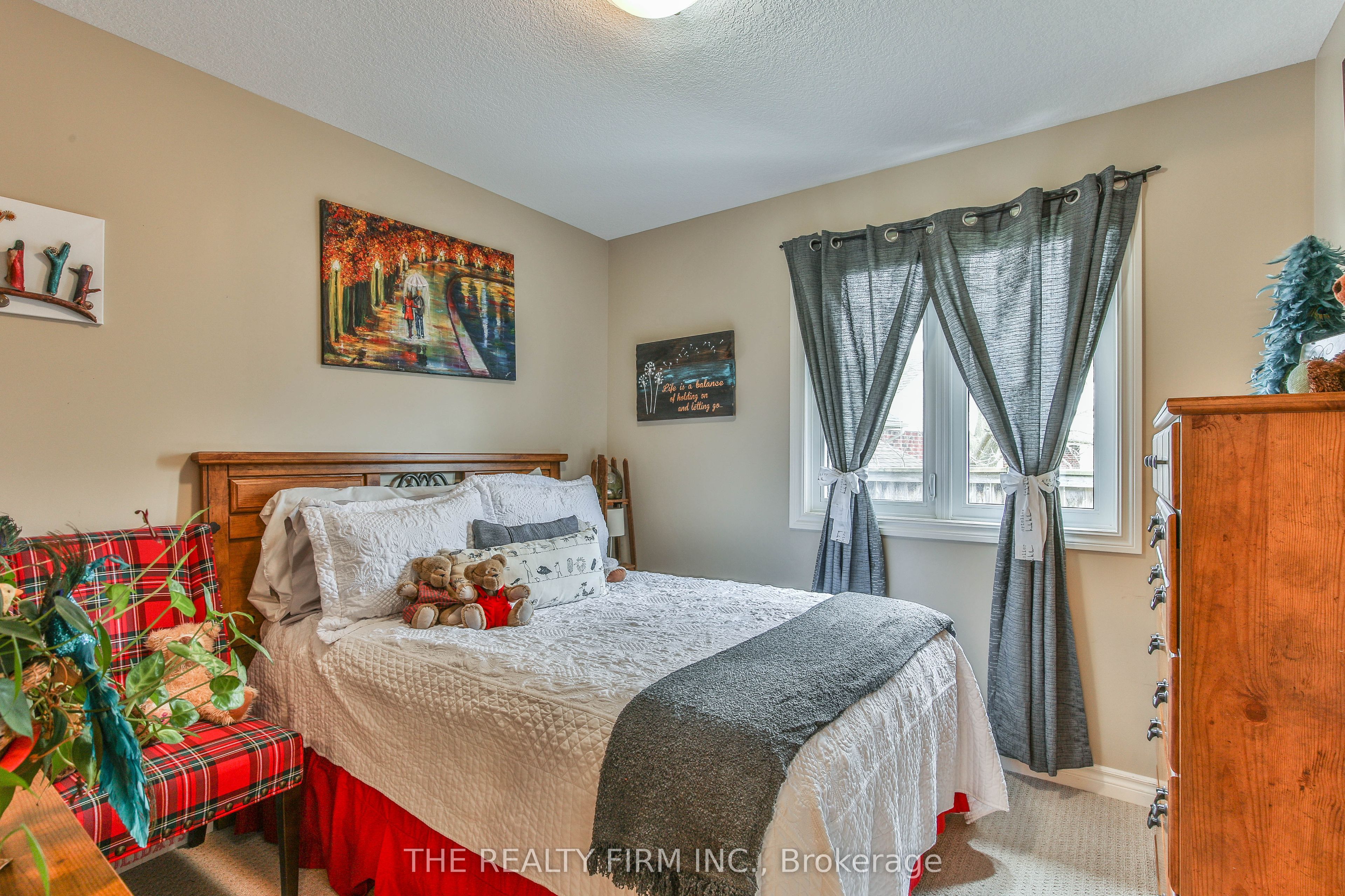 2 Ambleside Drive Property Photo 28