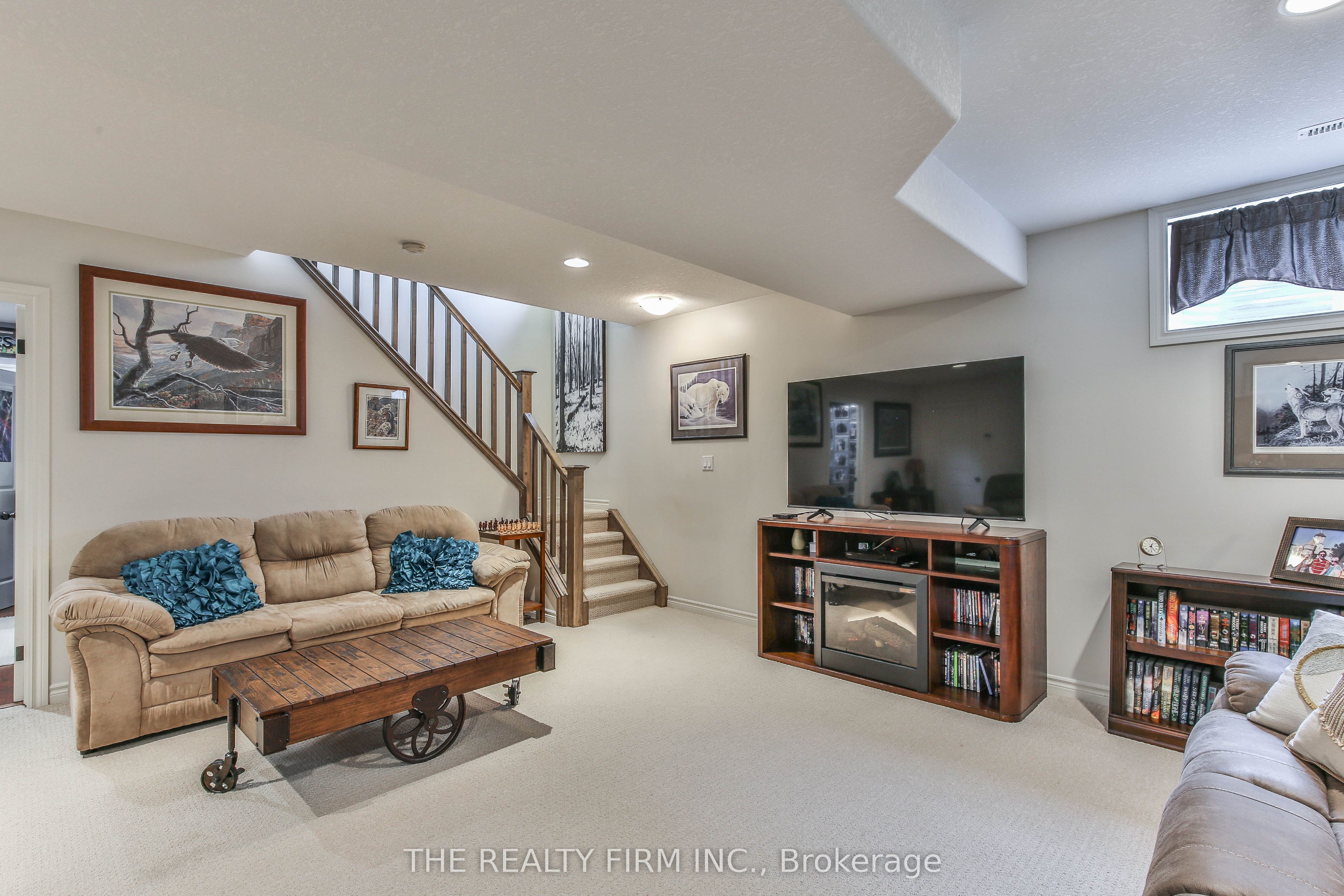 2 Ambleside Drive Property Photo 32