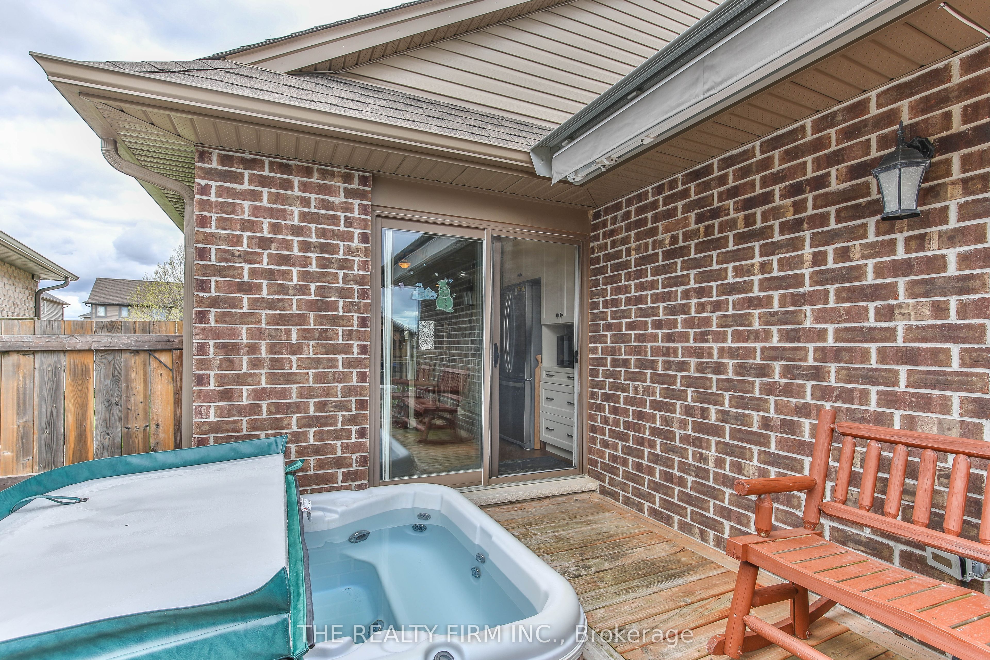 2 Ambleside Drive Property Photo 41