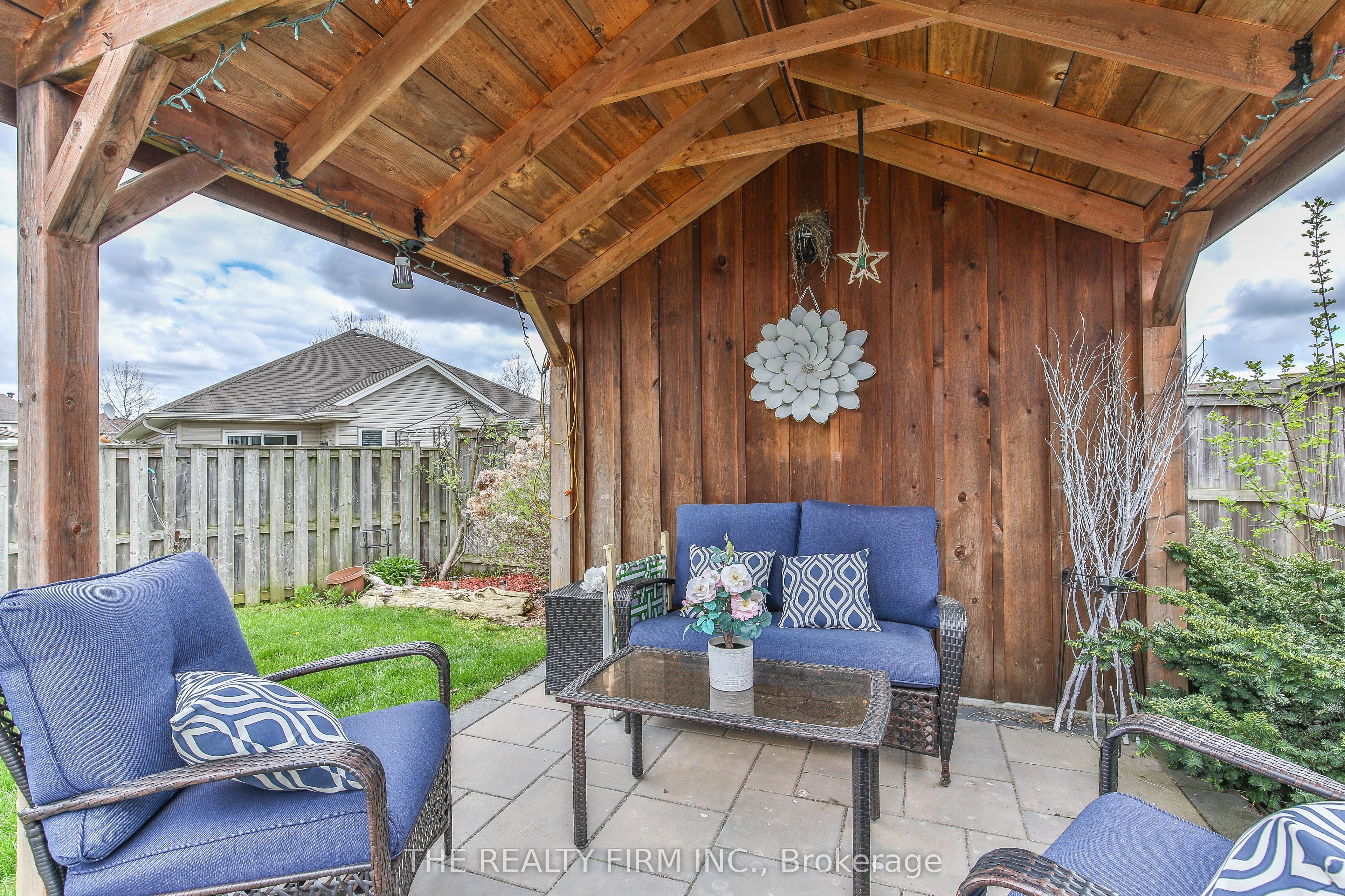 2 Ambleside Drive Property Photo 46