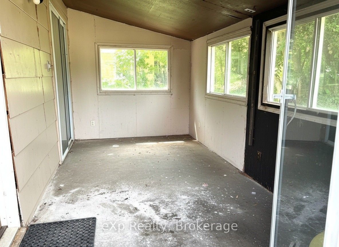 8 Main Street S Property Photo 33