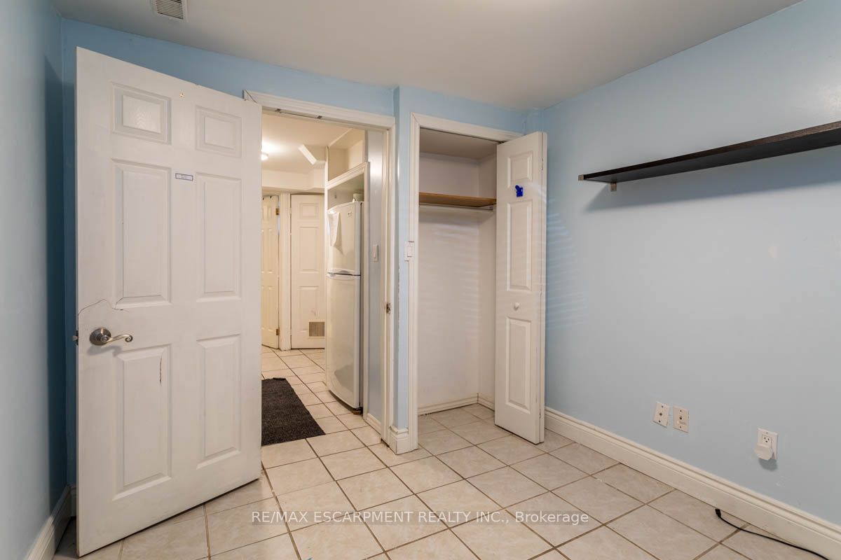 17 Thorndale Street N Property Photo 31