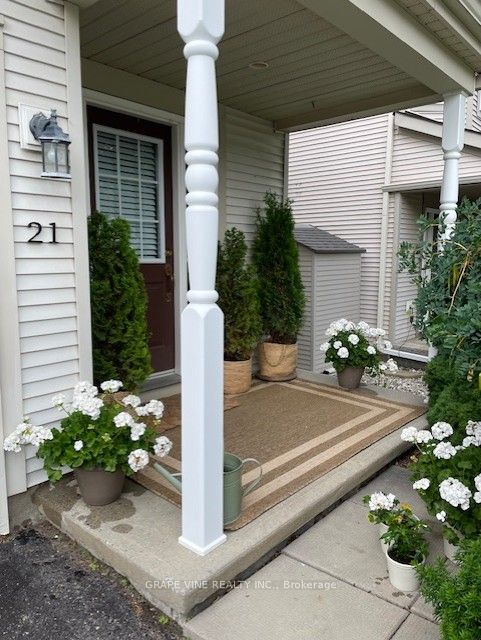 21 Fieldberry Private Property Photo 4