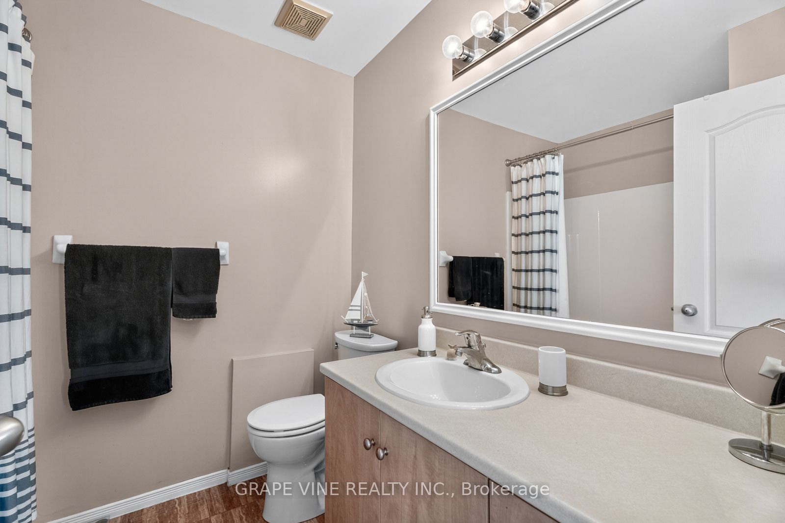 21 Fieldberry Private Property Photo 26