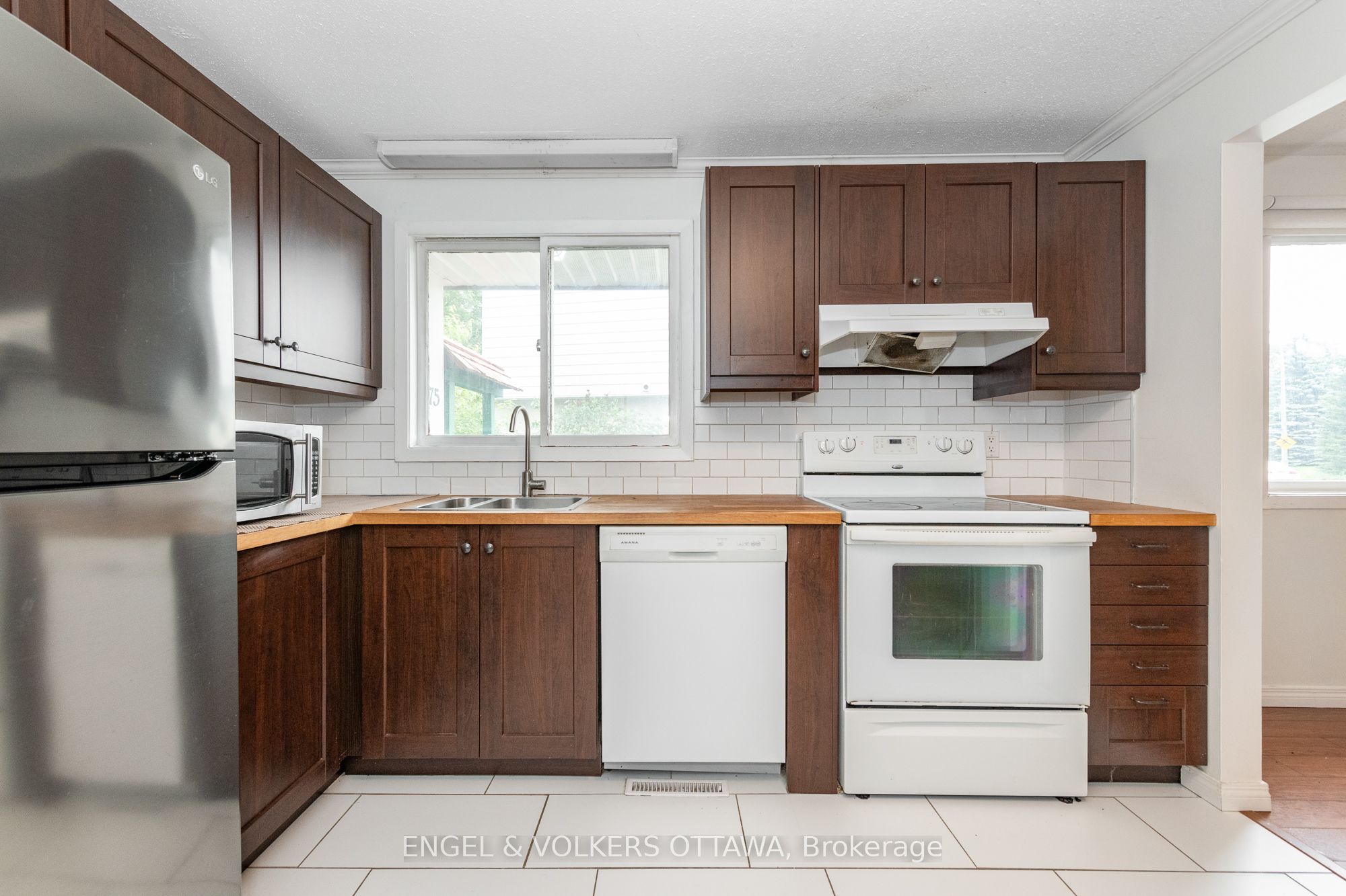 75 Woodfield Drive Property Photo 3