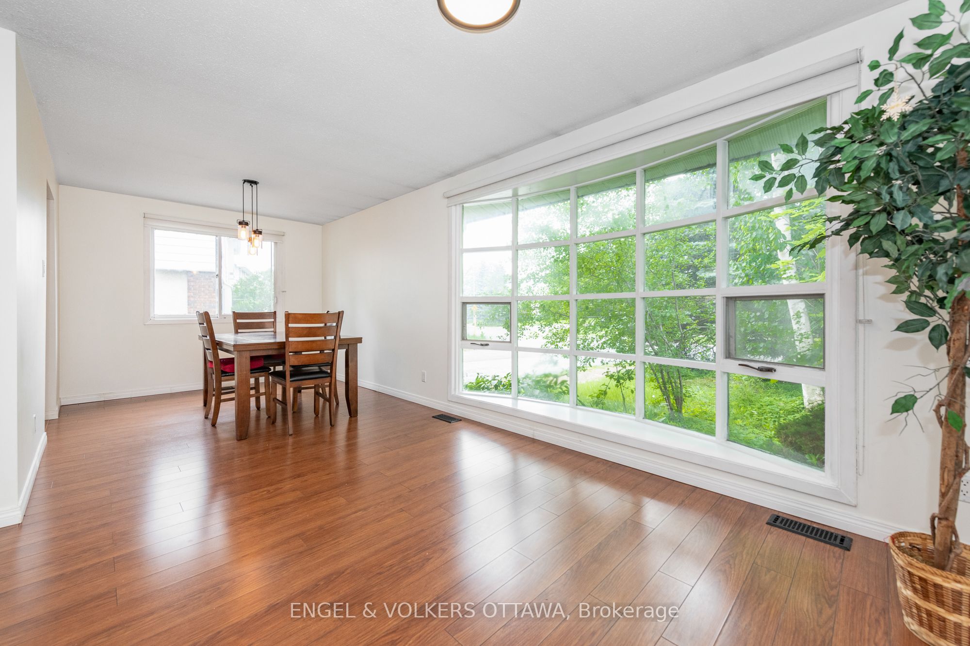 75 Woodfield Drive Property Photo 8