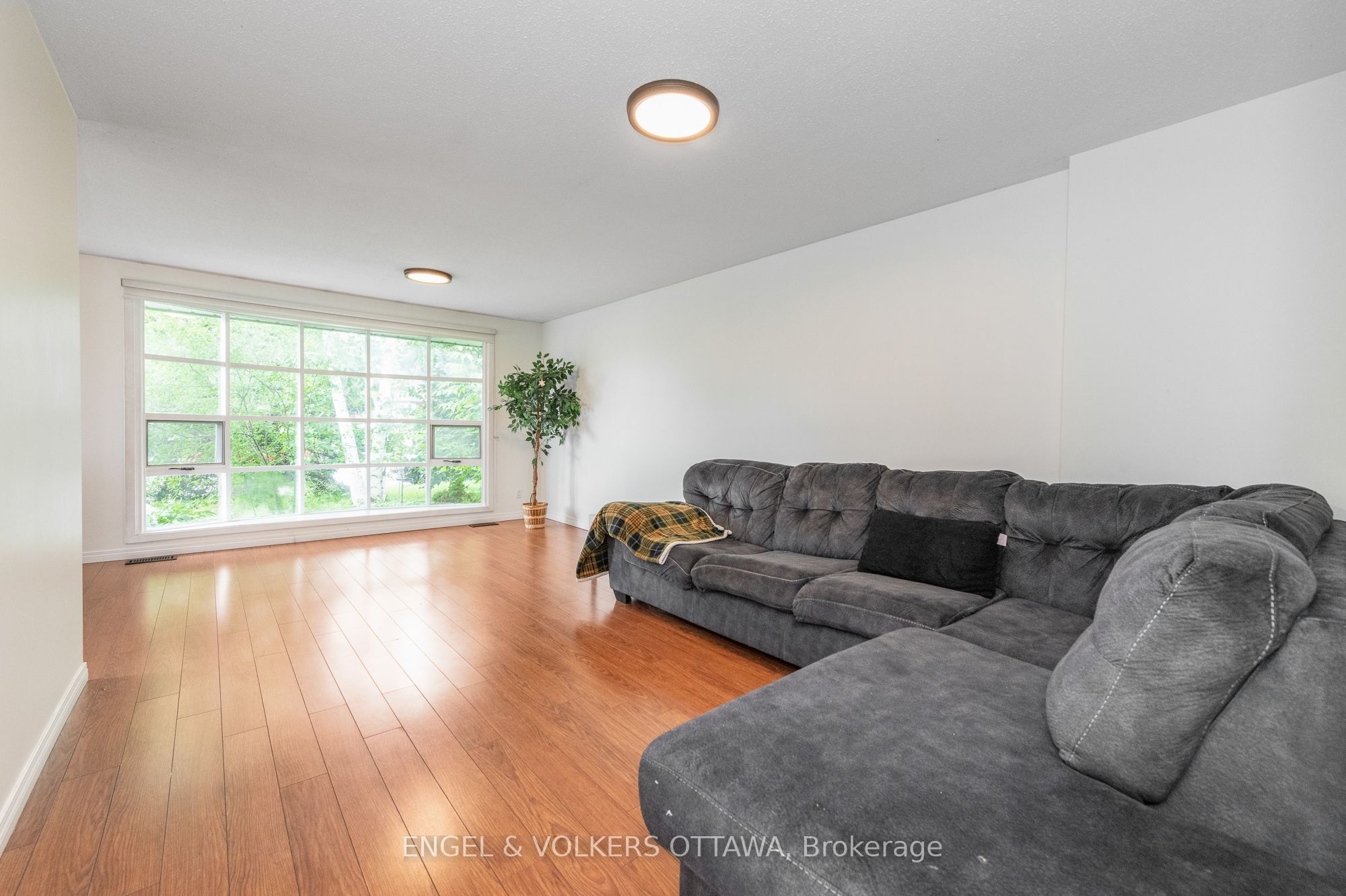 75 Woodfield Drive Property Photo 9