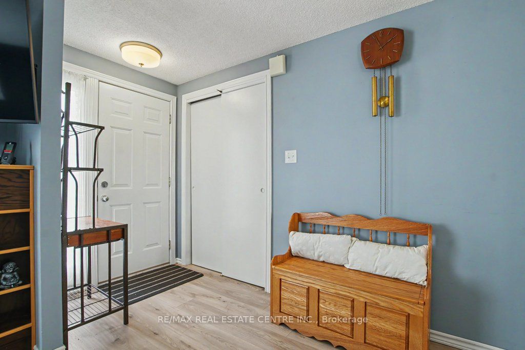 51 Schade Street Property Photo 4