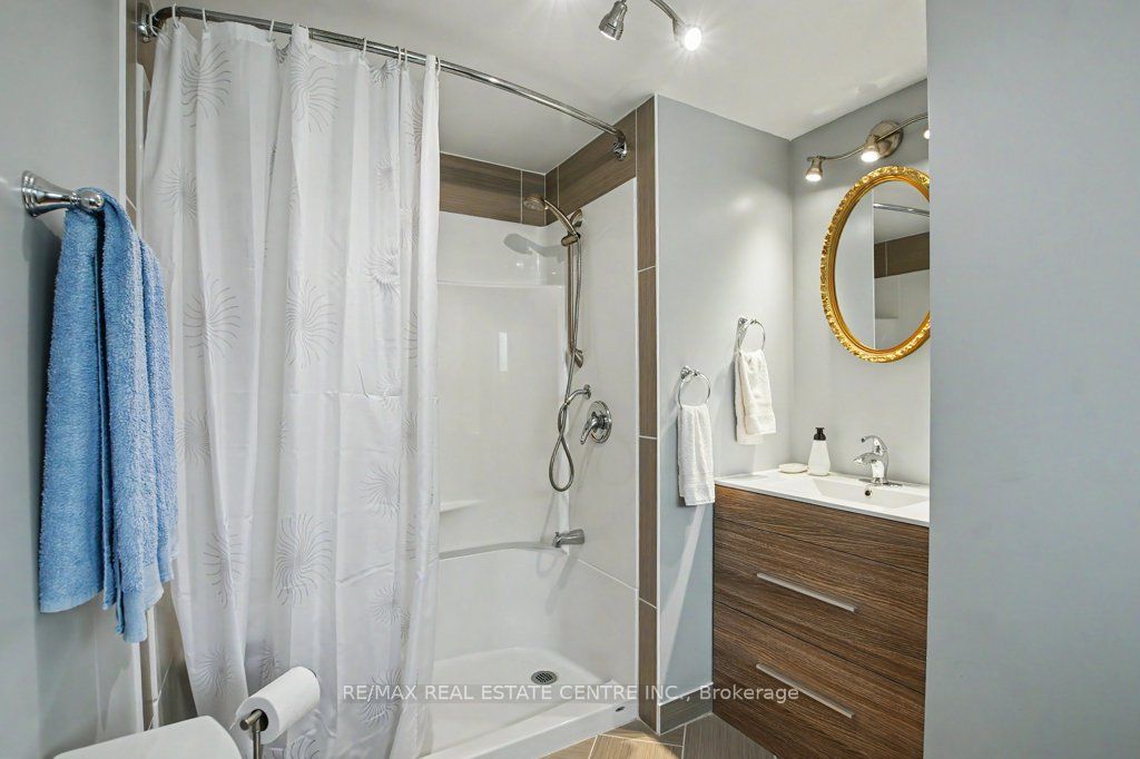 51 Schade Street Property Photo 23