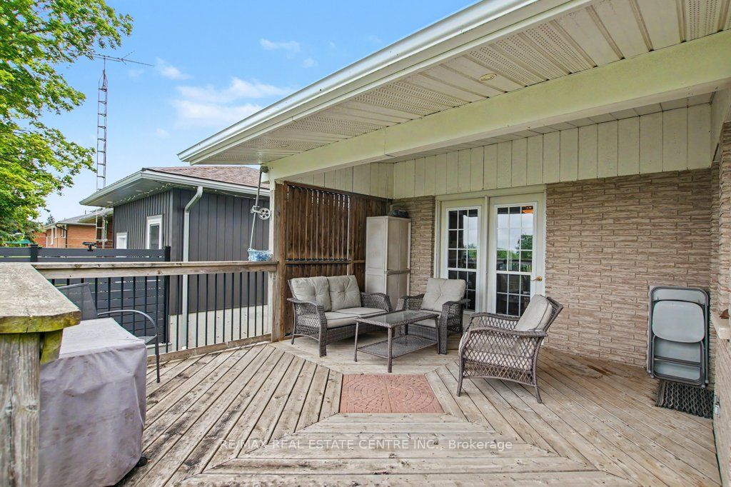51 Schade Street Property Photo 36