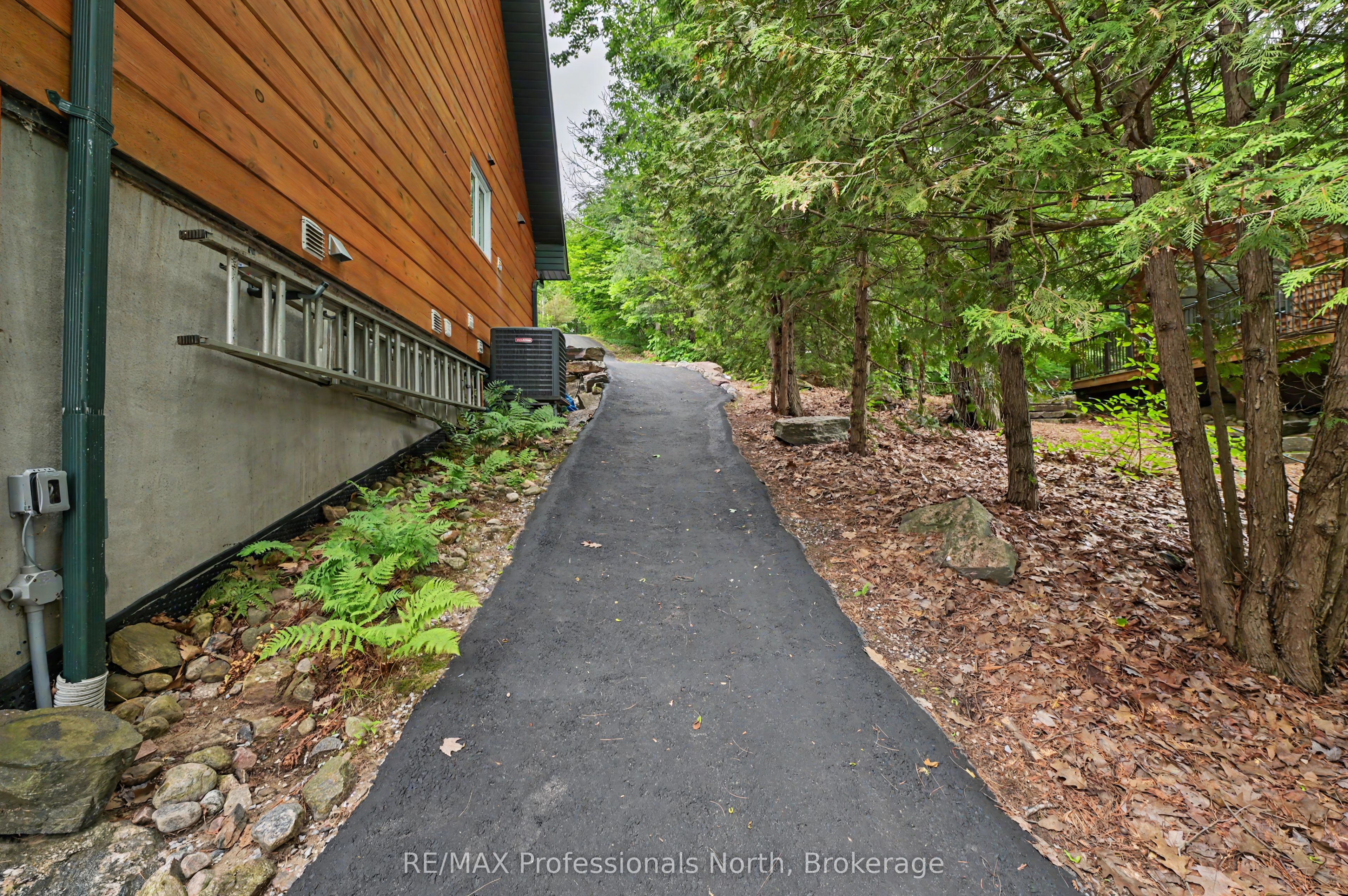 1015 Bluestone Lane Property Photo 45
